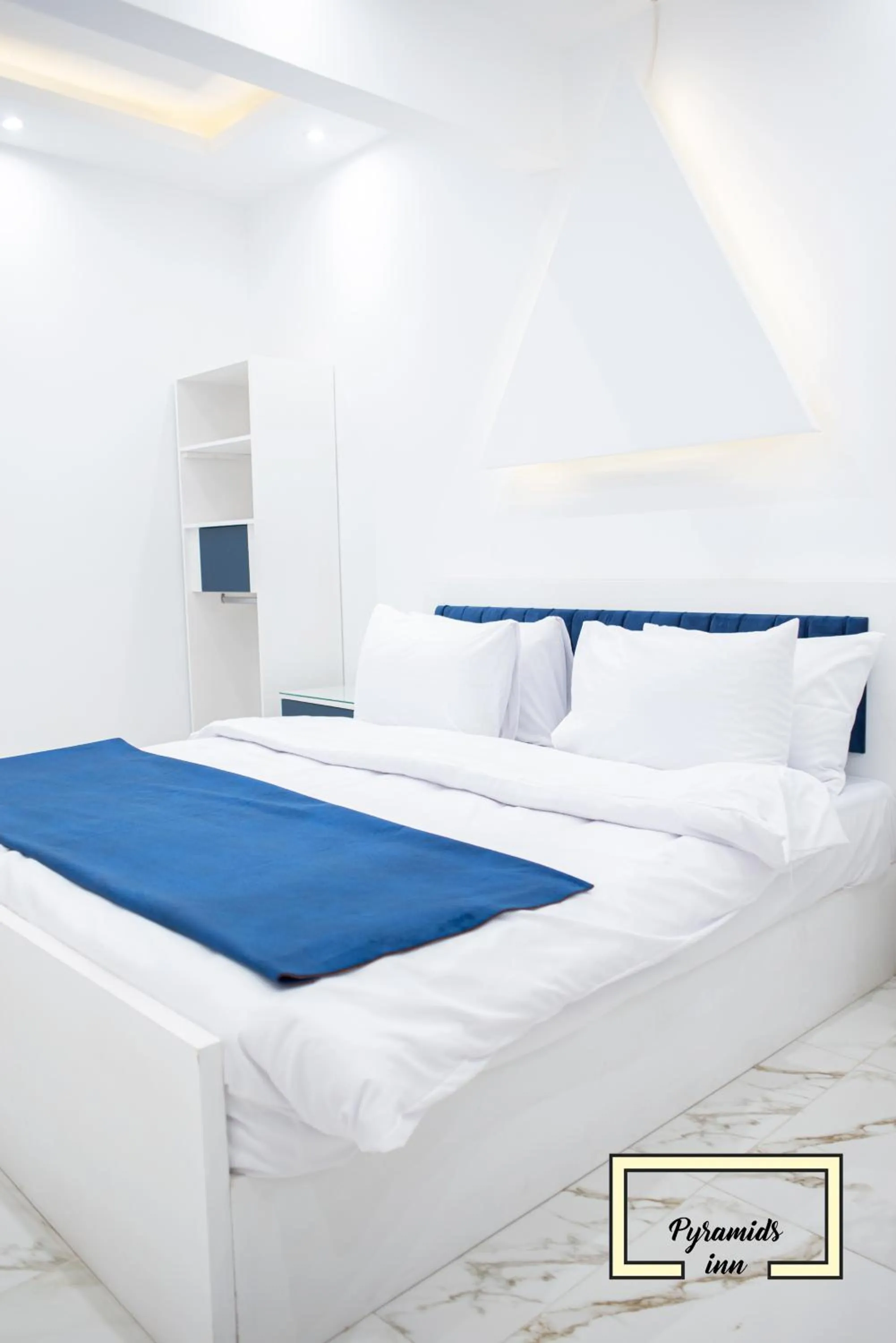 Bed in PR Pyramids Inn