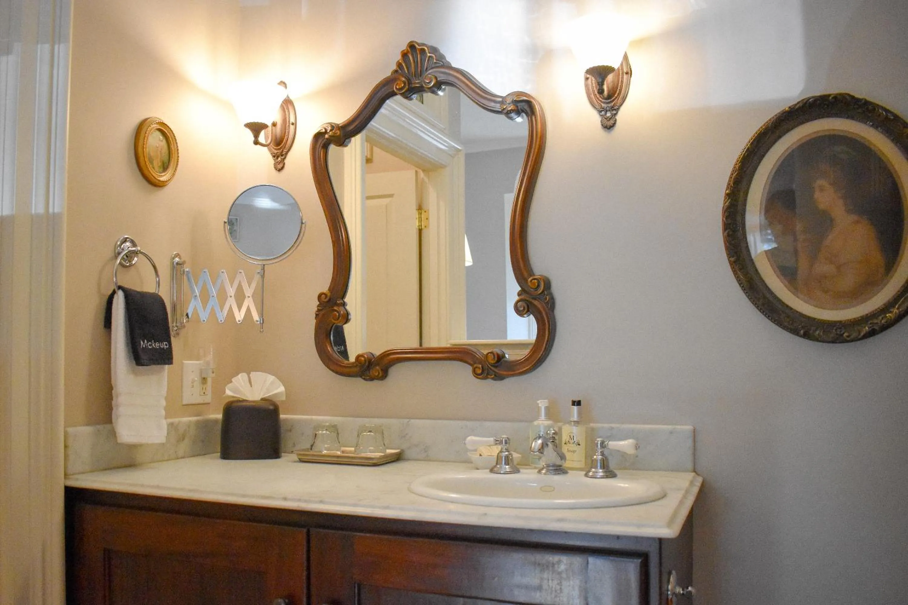 Bathroom in McCall House Boutique Hotel