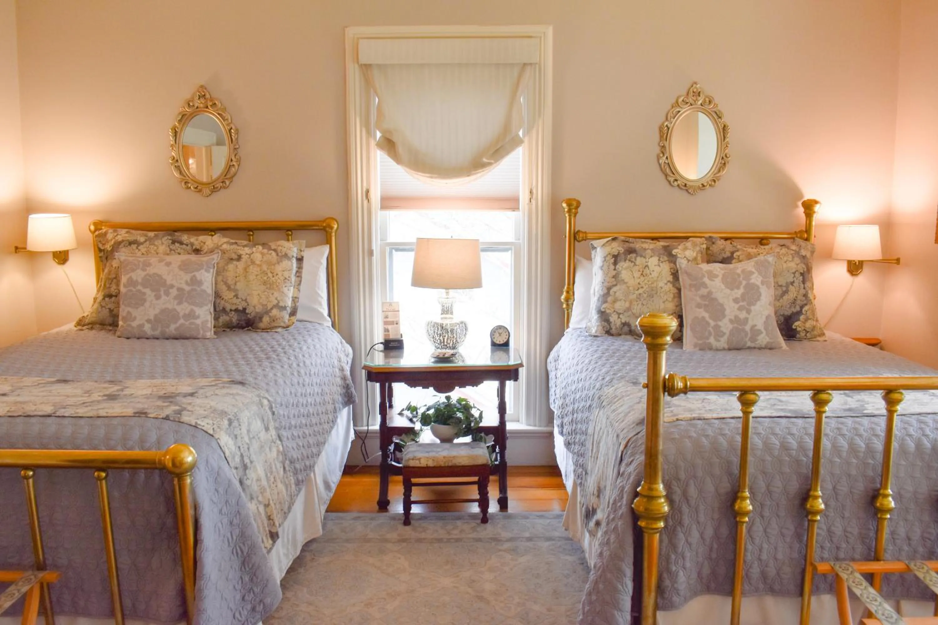 Bedroom, Bed in McCall House Boutique Hotel