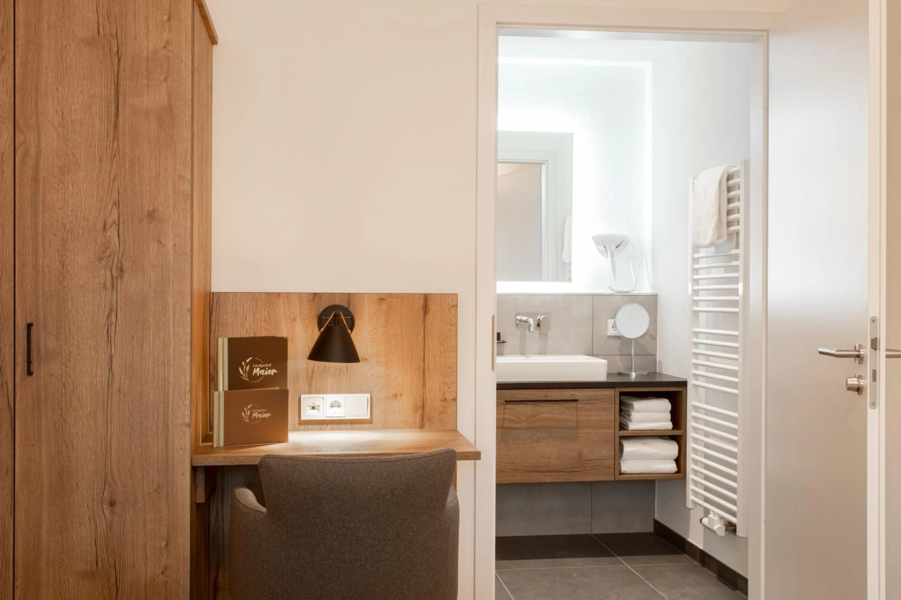 wardrobe in Landgasthof Maier