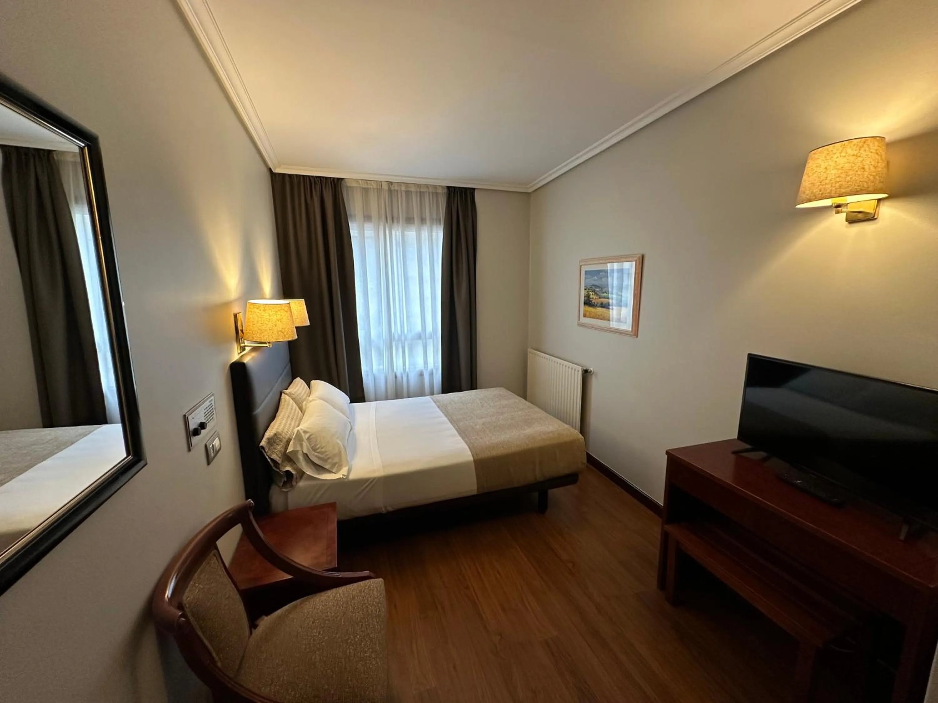 Bed in Hotel Compostela Vigo