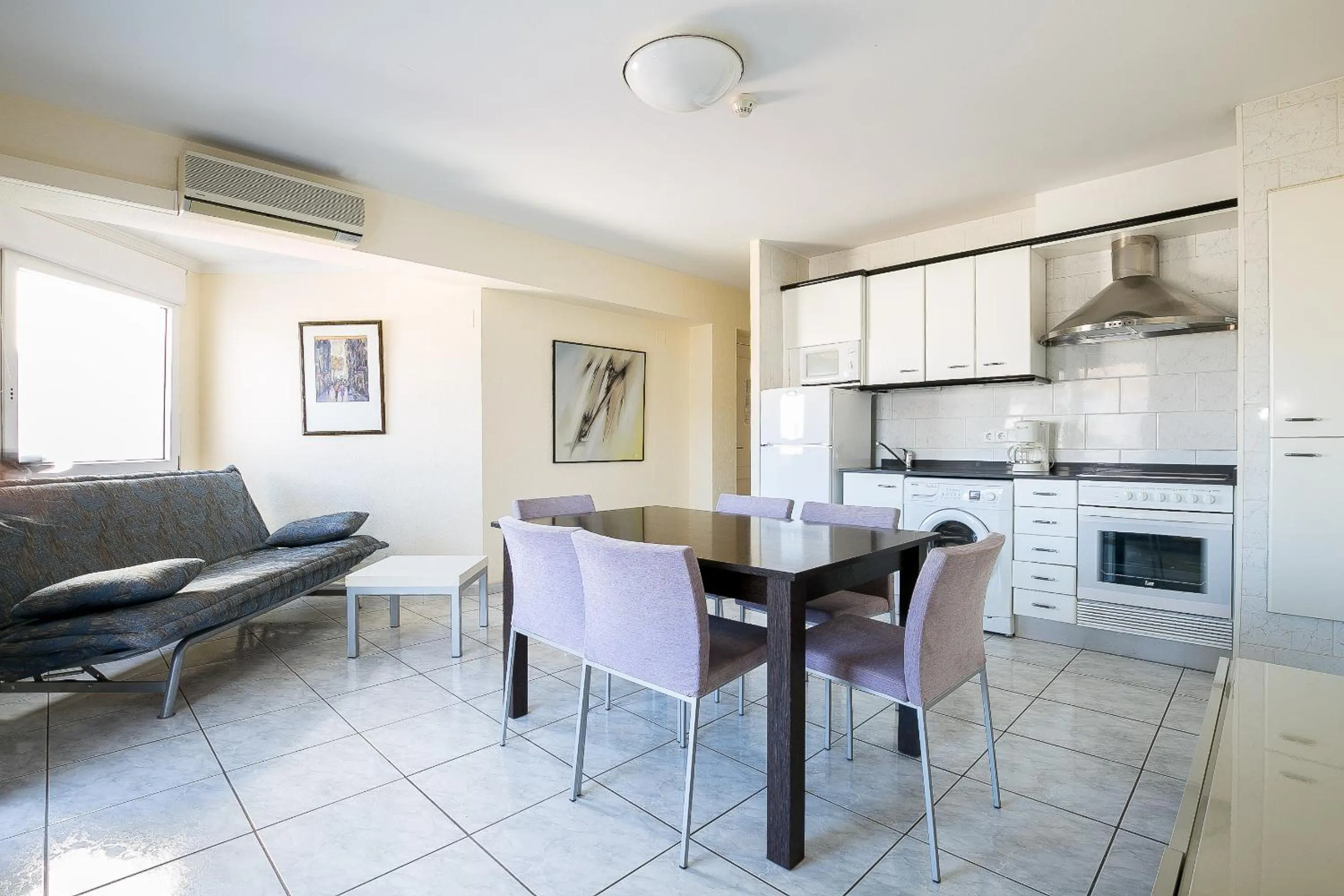 Kitchen or kitchenette in Apartamentos Empuriabrava Maurici Park