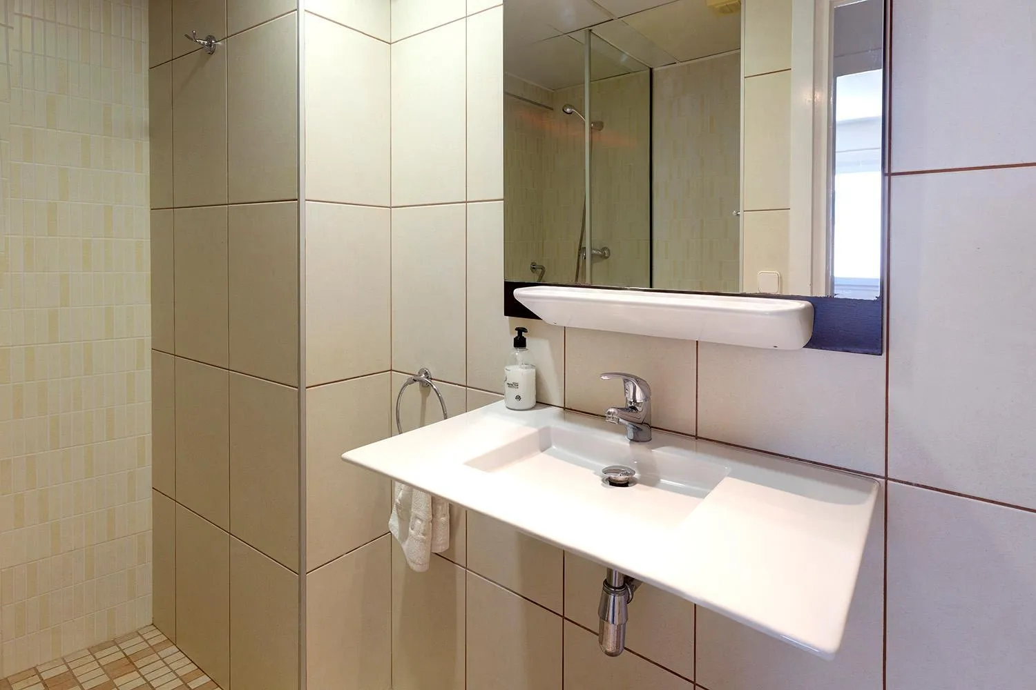 Bathroom in Apartamentos Empuriabrava Maurici Park