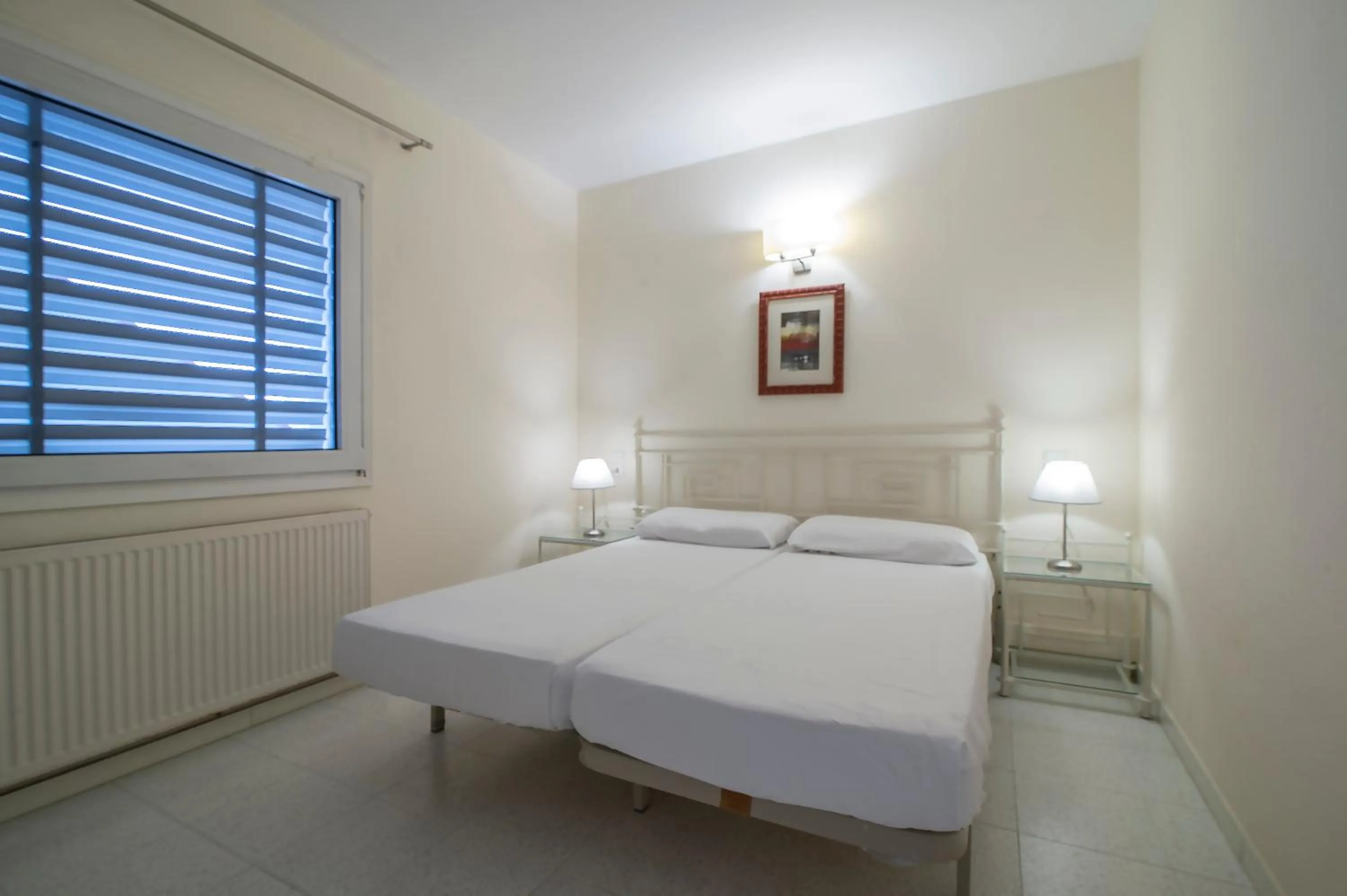 Bed in Apartamentos Empuriabrava Maurici Park