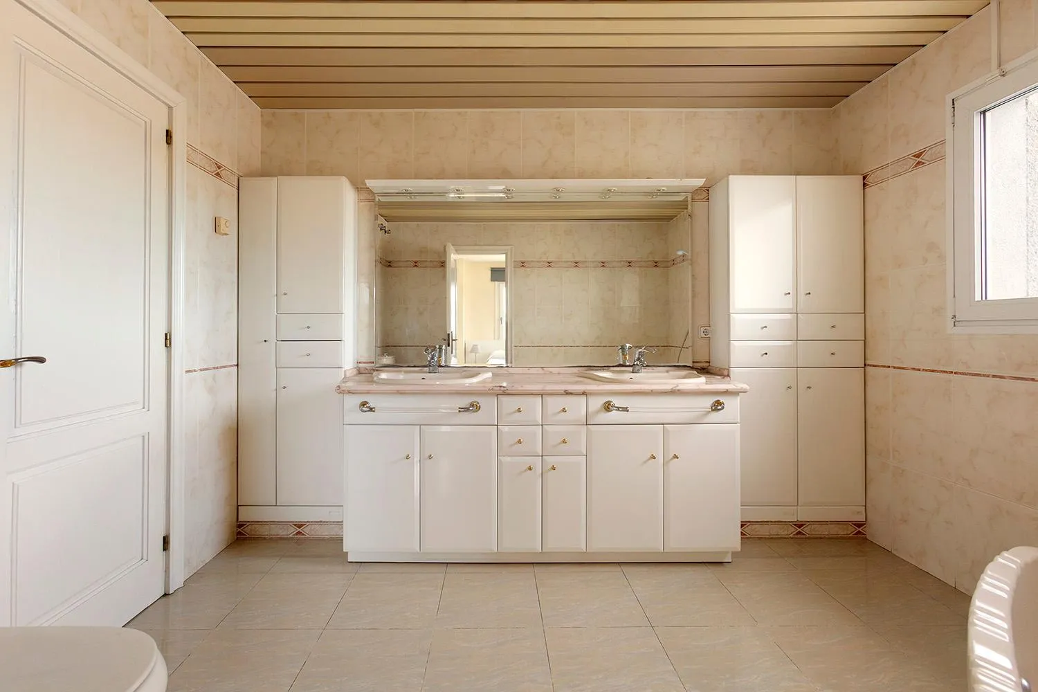 Bathroom in Apartamentos Empuriabrava Maurici Park