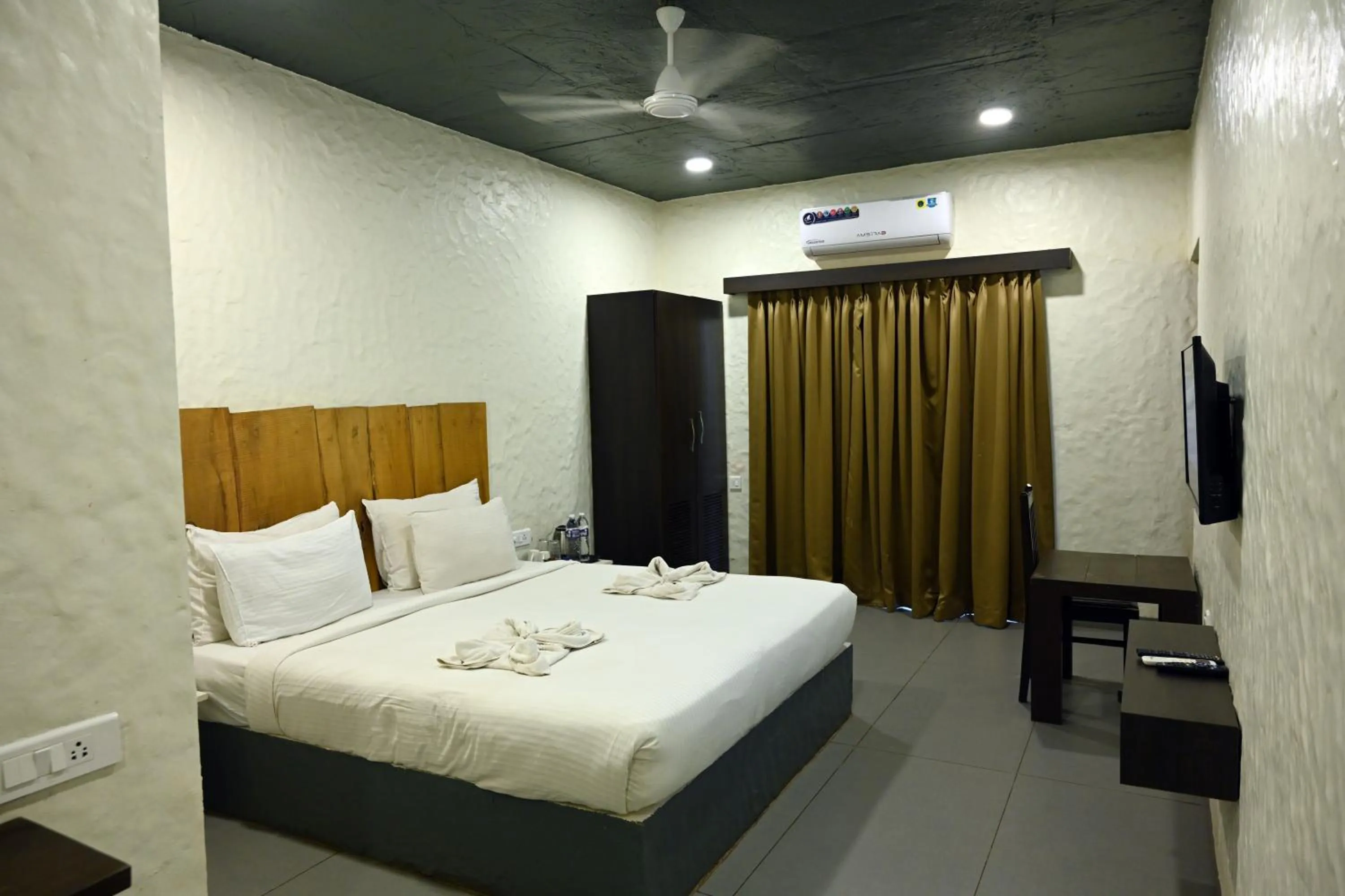 Bedroom, Bed in Sia Signature Calangute