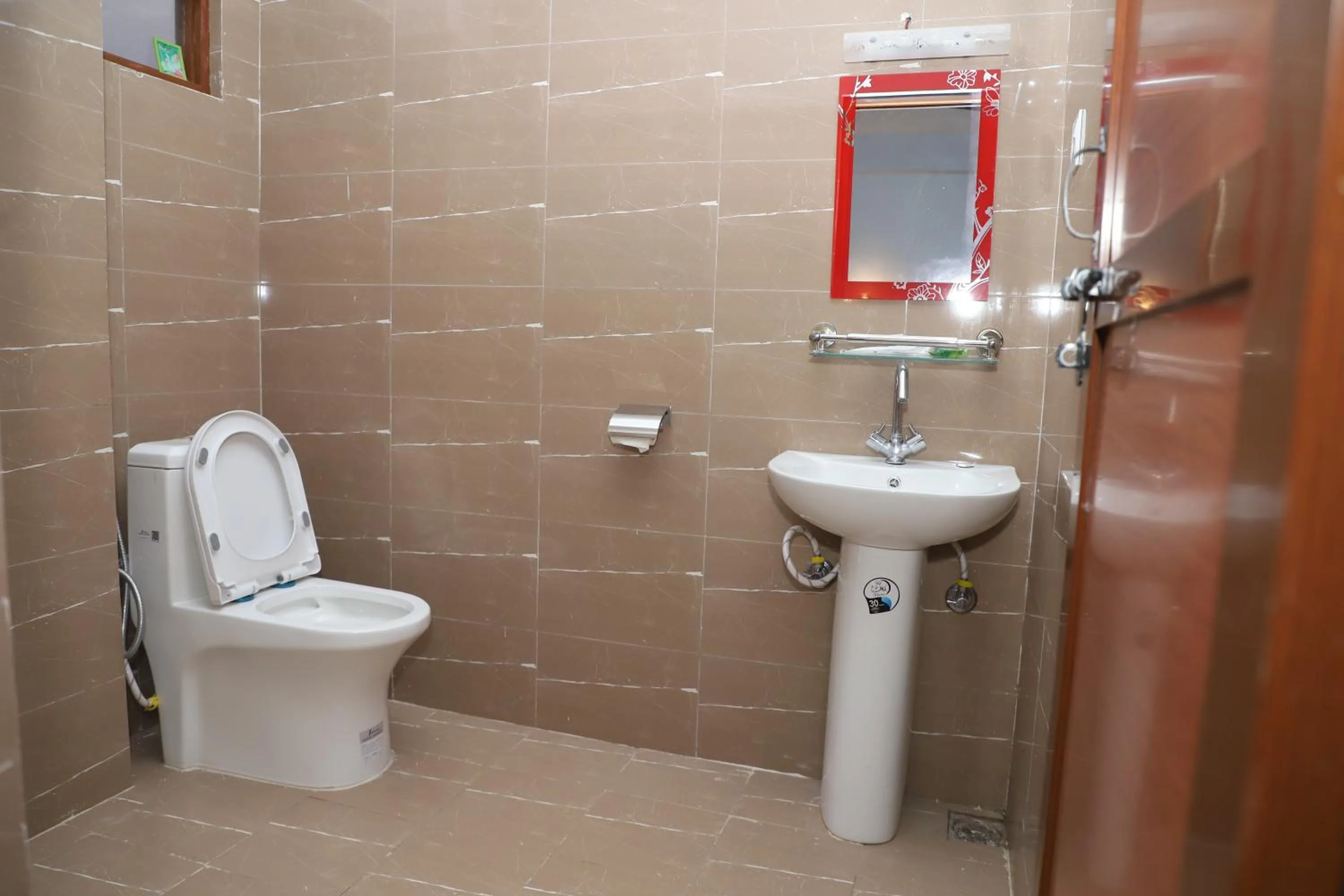 Toilet in Hotel Nepal Inn Sauraha