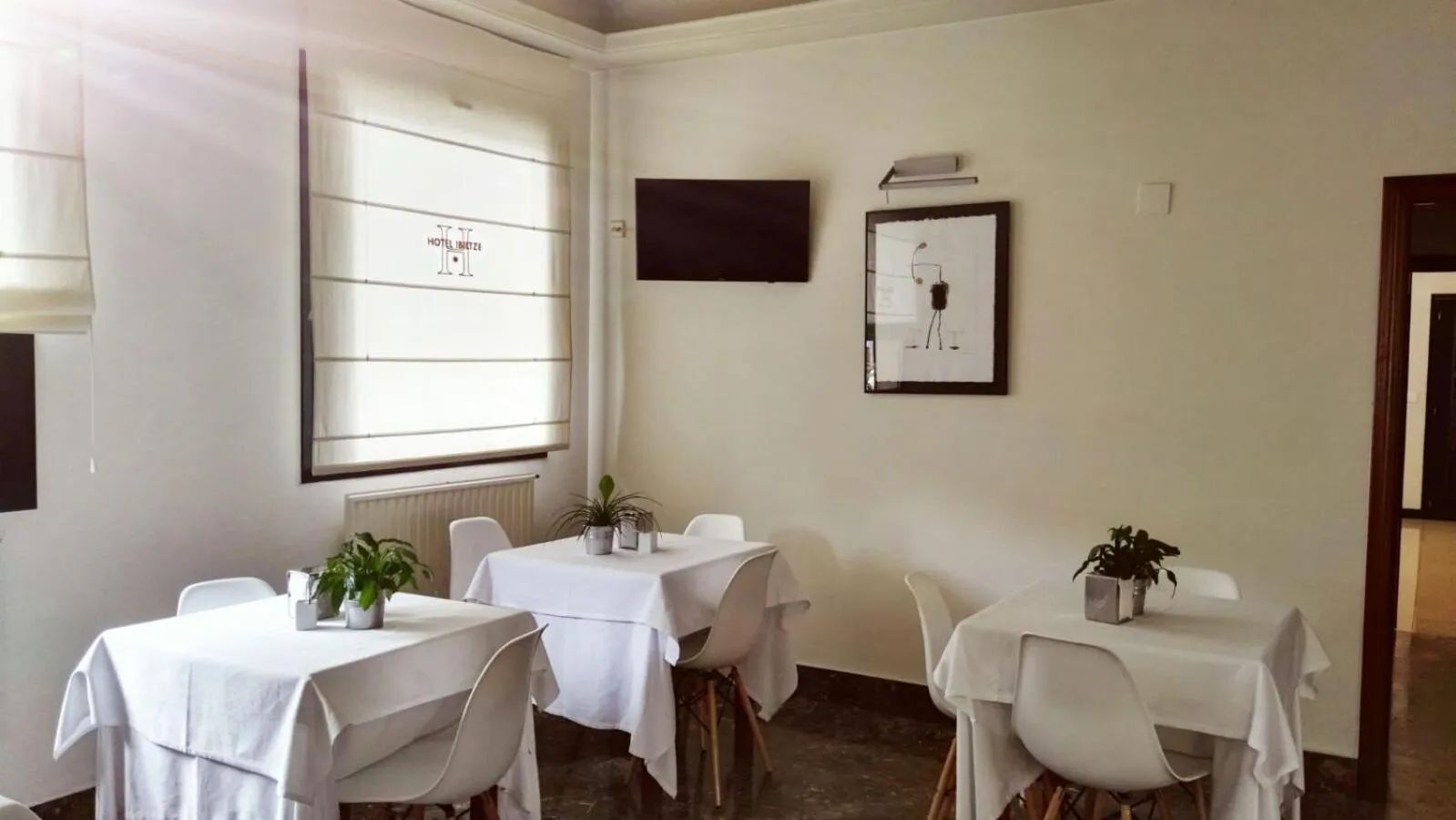 Restaurant/places to eat in Hotel Ibiltze