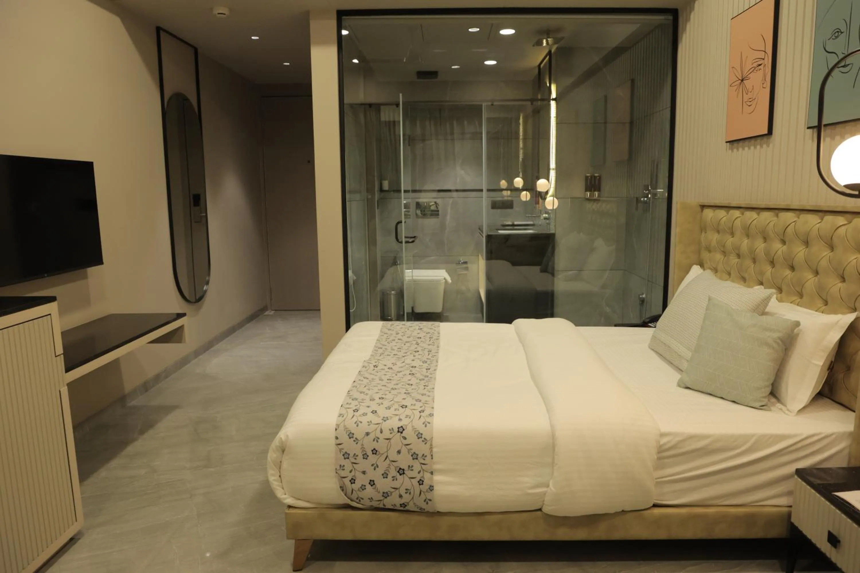 Bedroom, Bed in Apricot Motera