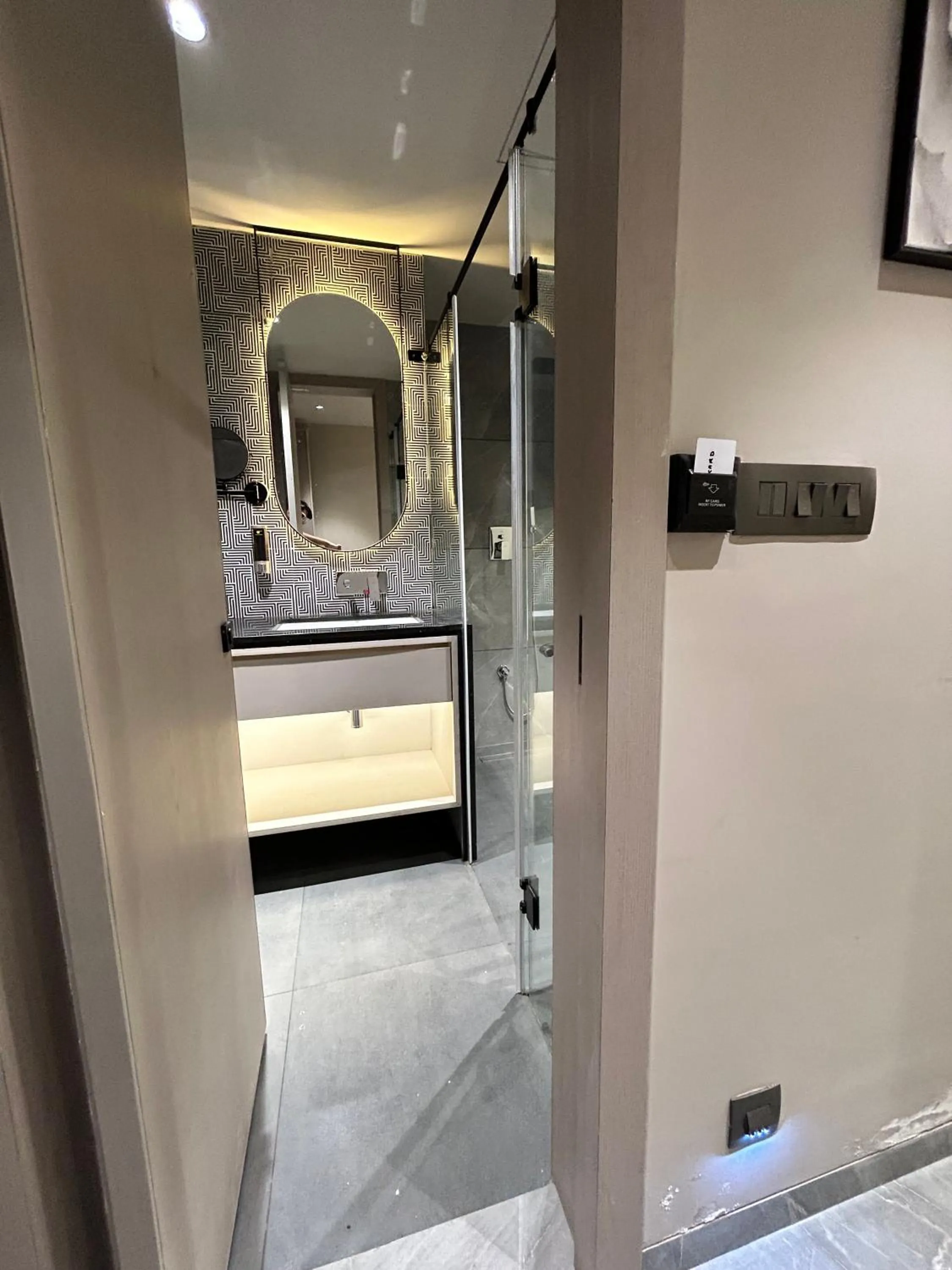 Bathroom in Apricot Motera