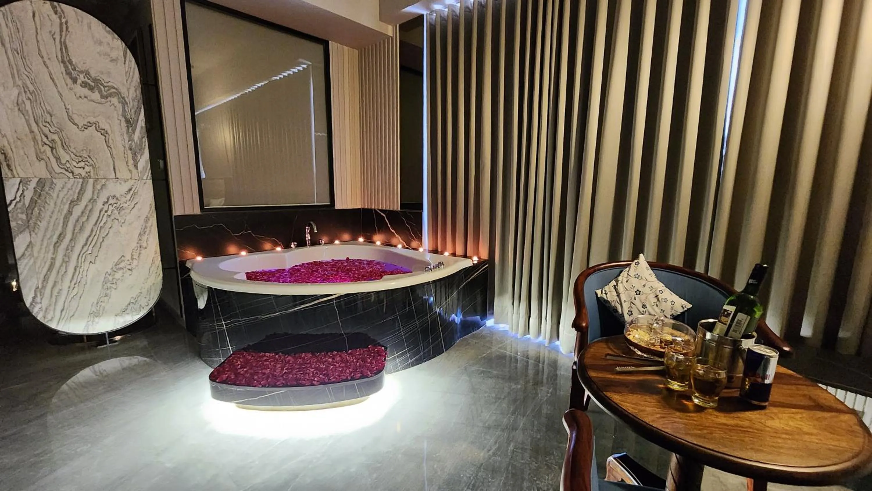 room service in Apricot Motera