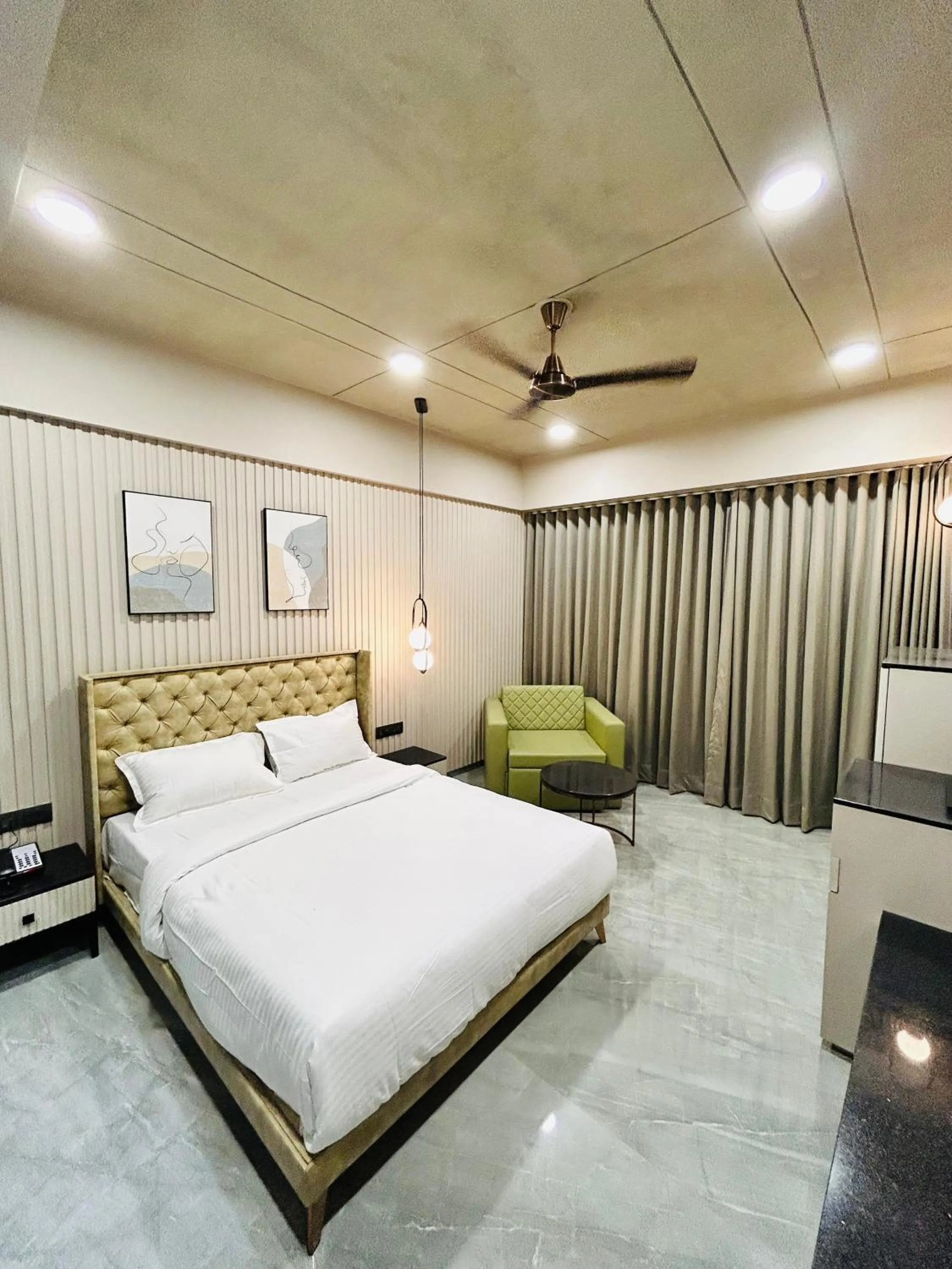 Bedroom, Bed in Apricot Motera