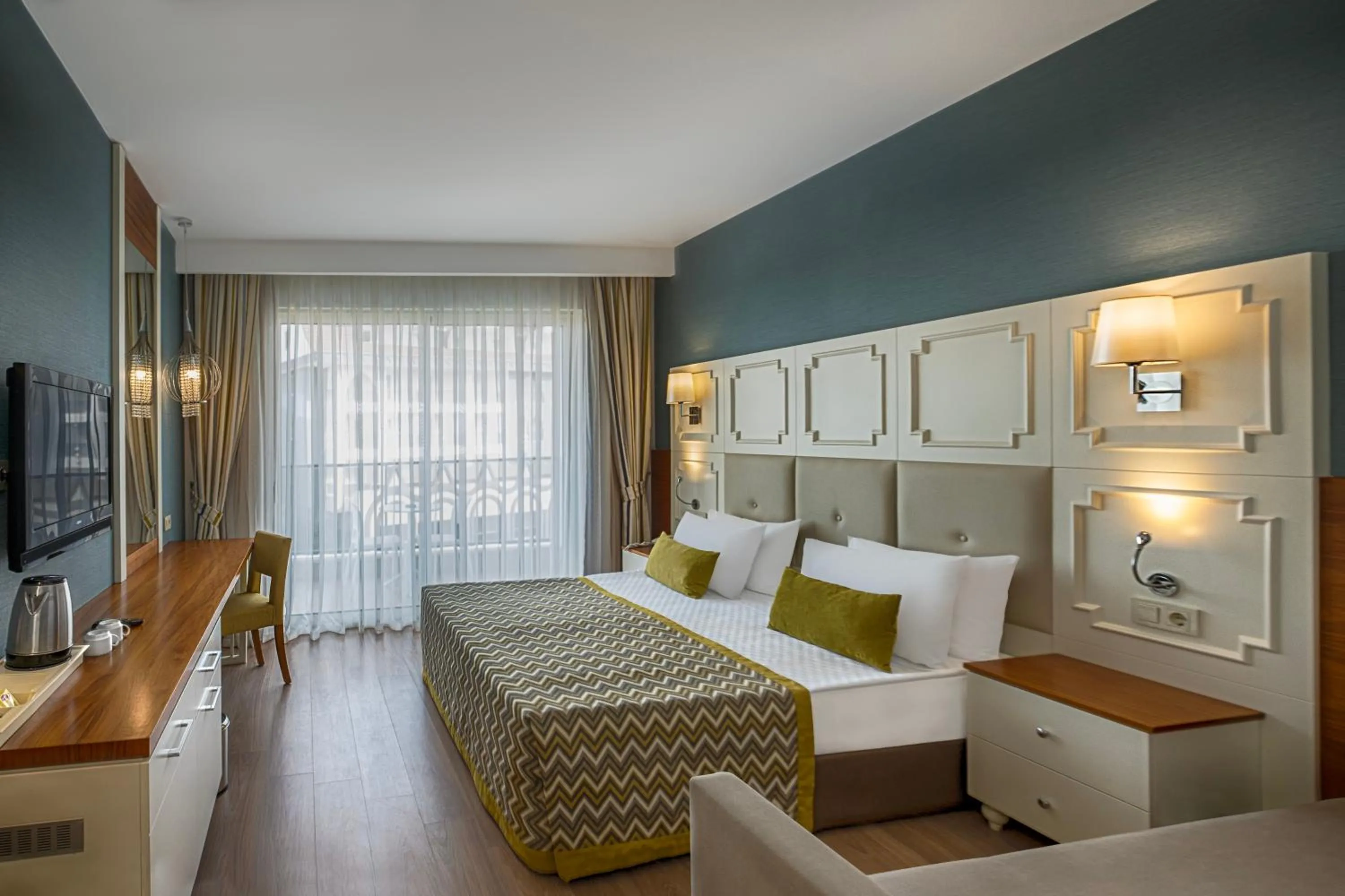 Bed in WELL PALACE SIDE