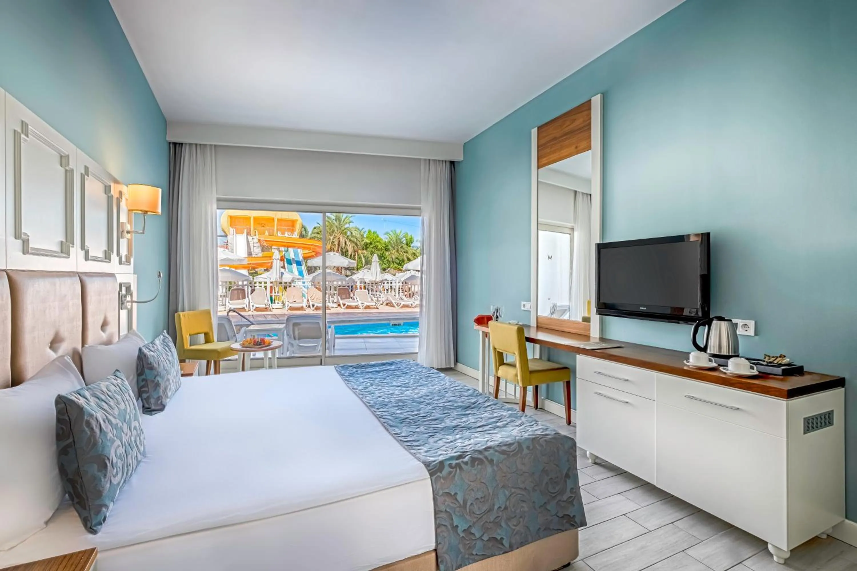 Bed in WELL PALACE SIDE