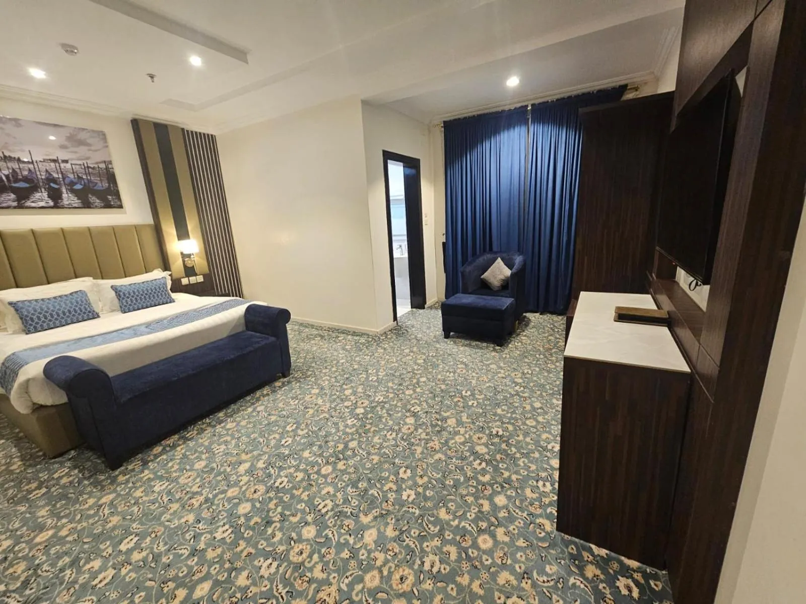 Bed in Golden Bujari Bisha