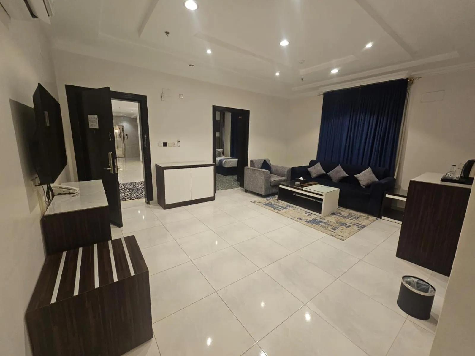 Communal lounge/ TV room in Golden Bujari Bisha