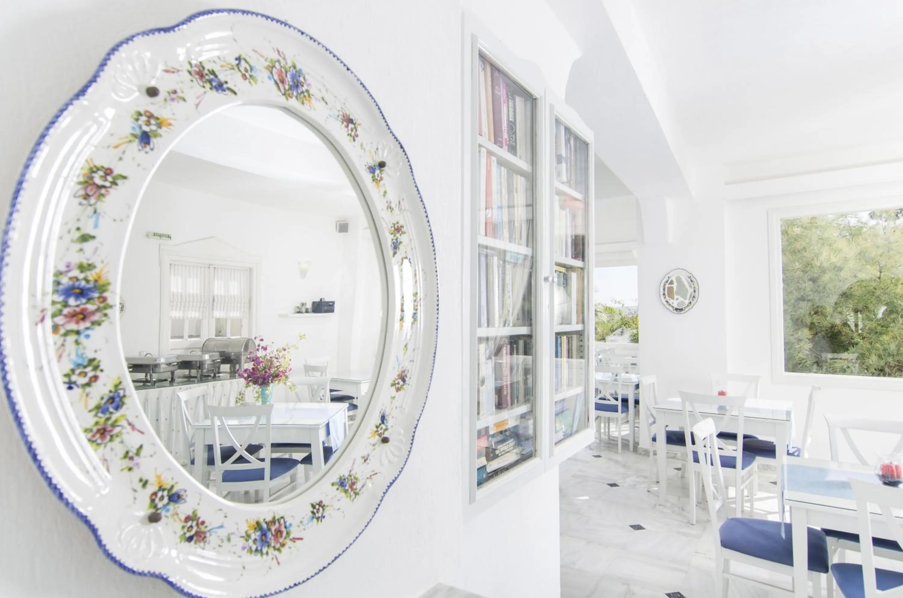 Restaurant/places to eat in Paradise Resort