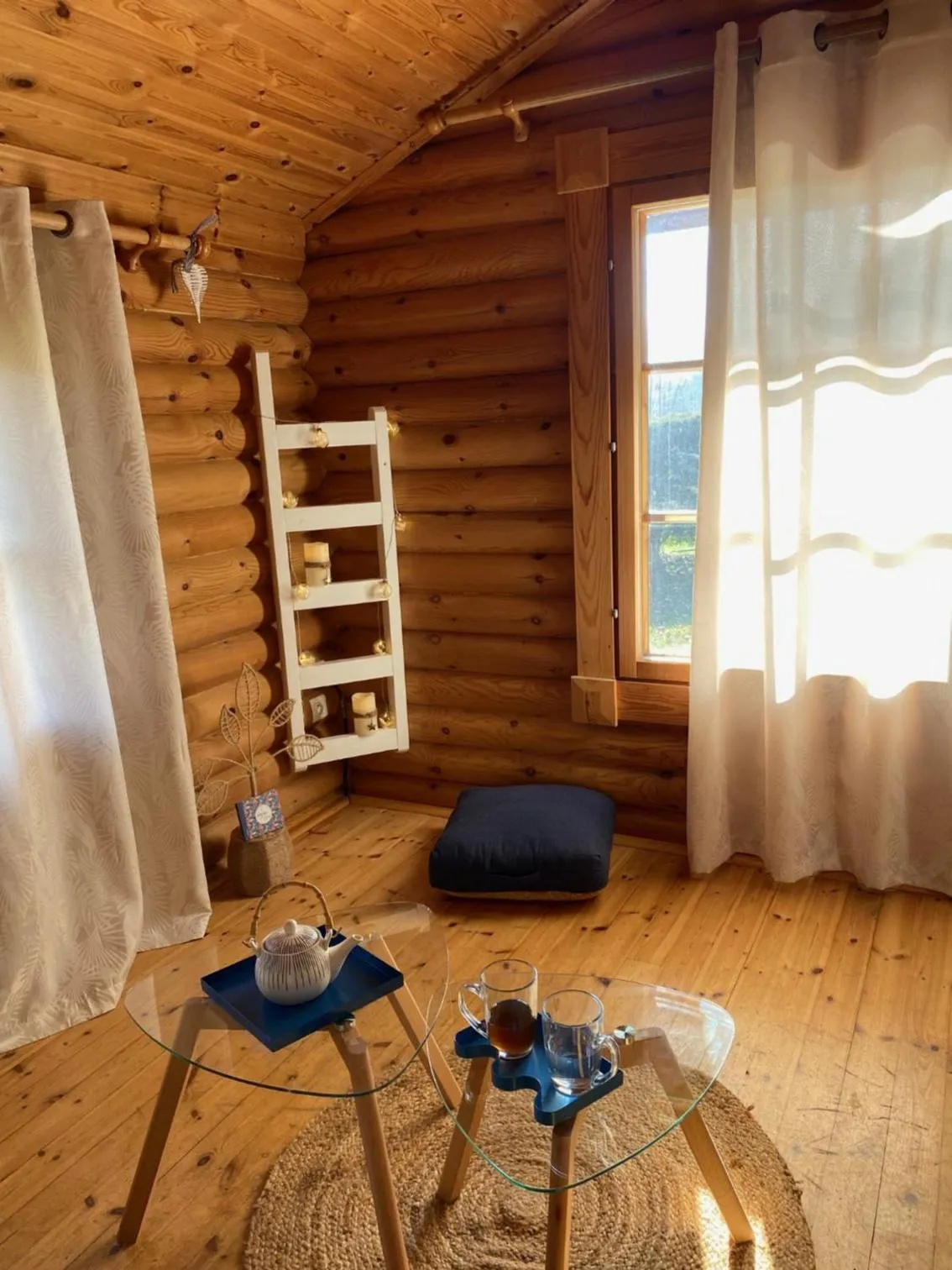 Living room in Camping écovillage Soleil du Pibeste