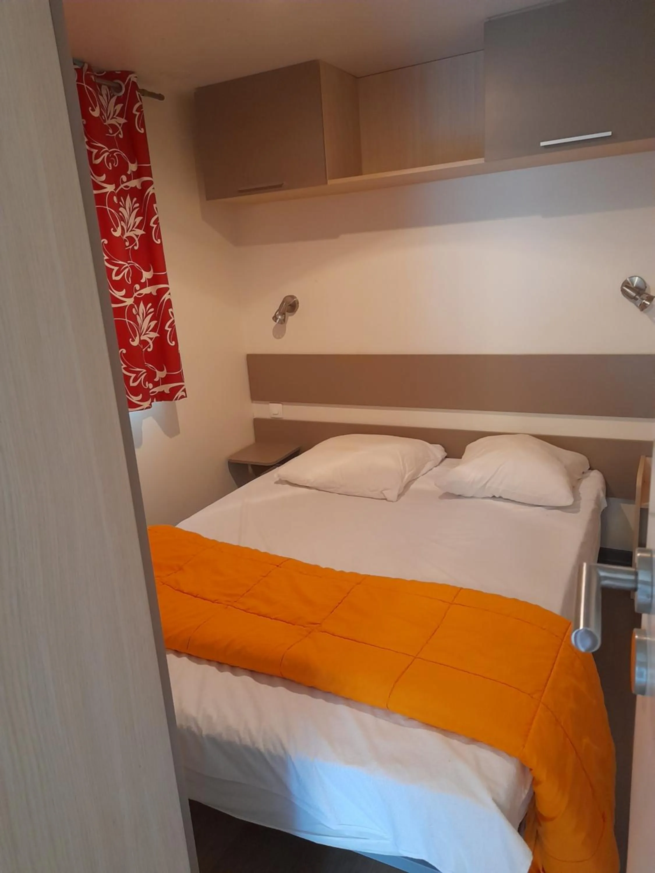 Bed in Camping écovillage Soleil du Pibeste