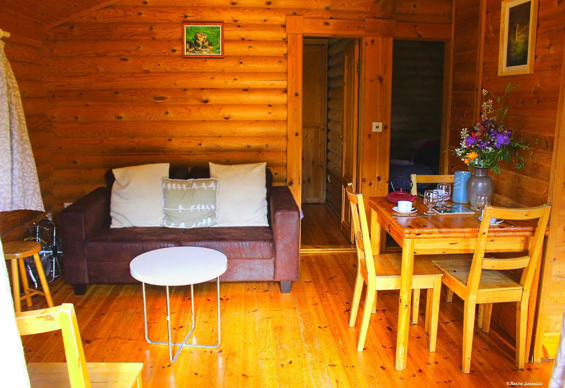 Living room in Camping écovillage Soleil du Pibeste