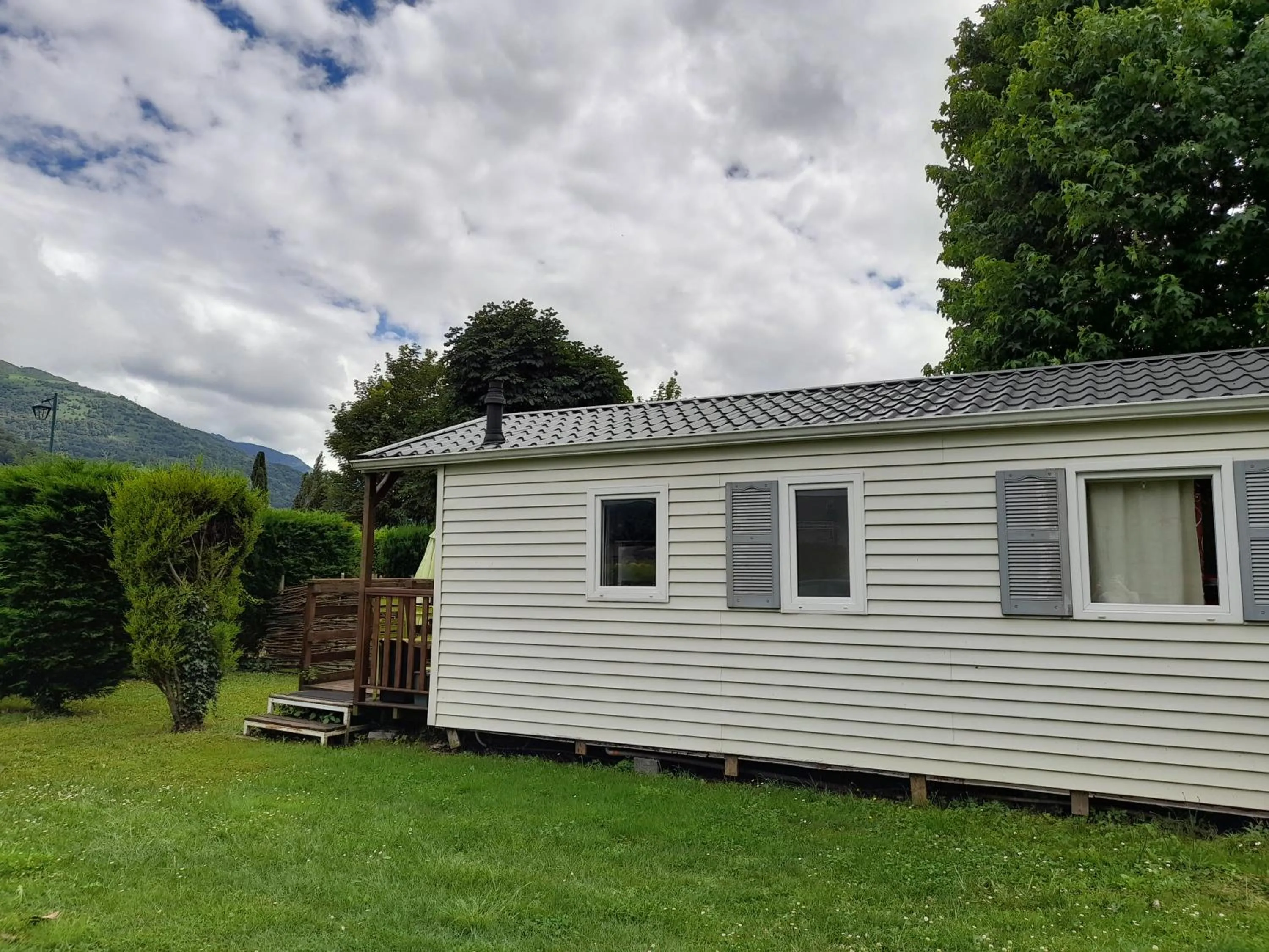 Mountain view in Camping écovillage Soleil du Pibeste