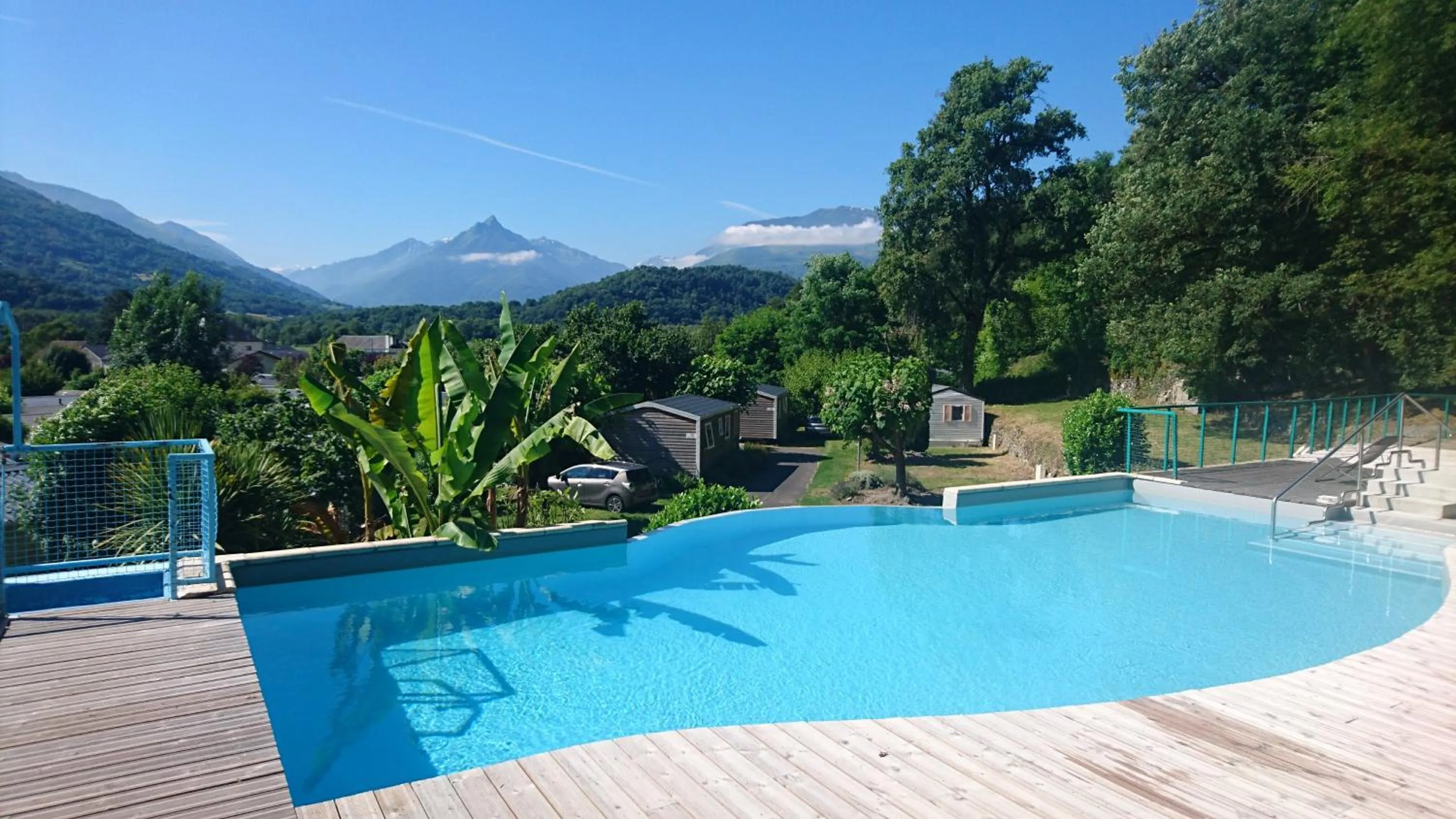 Swimming pool in Camping écovillage Soleil du Pibeste
