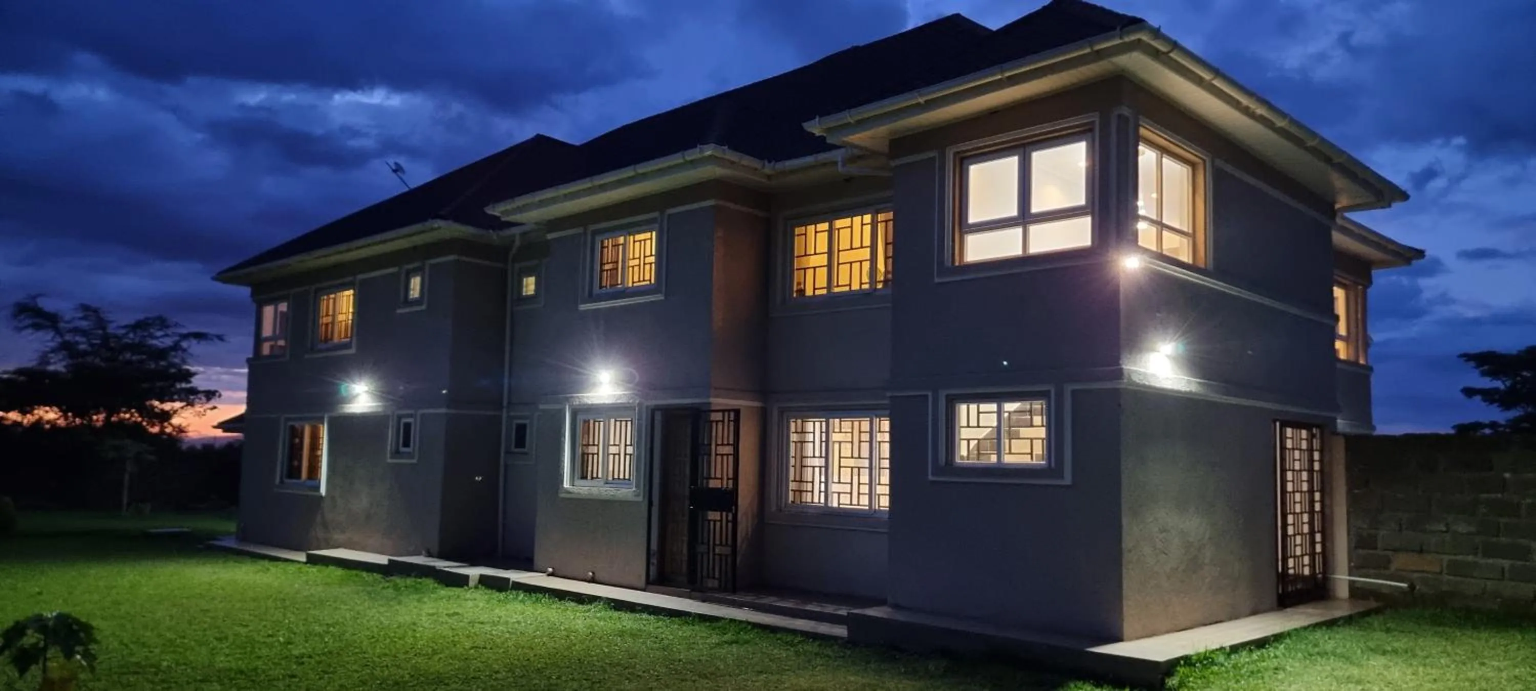 Property building in Casa Nadreya Home