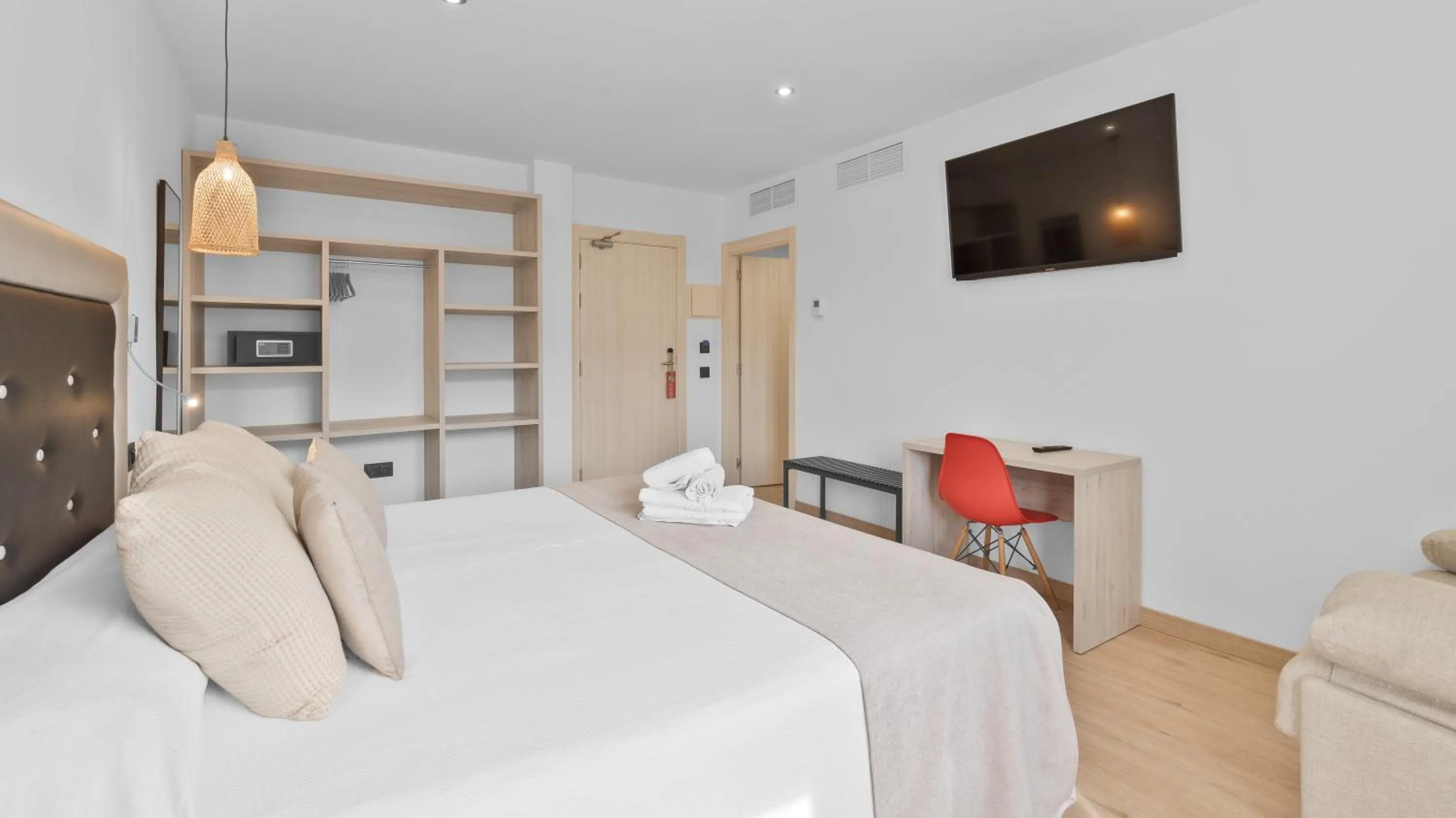 Bed in Hotel Costa Brava