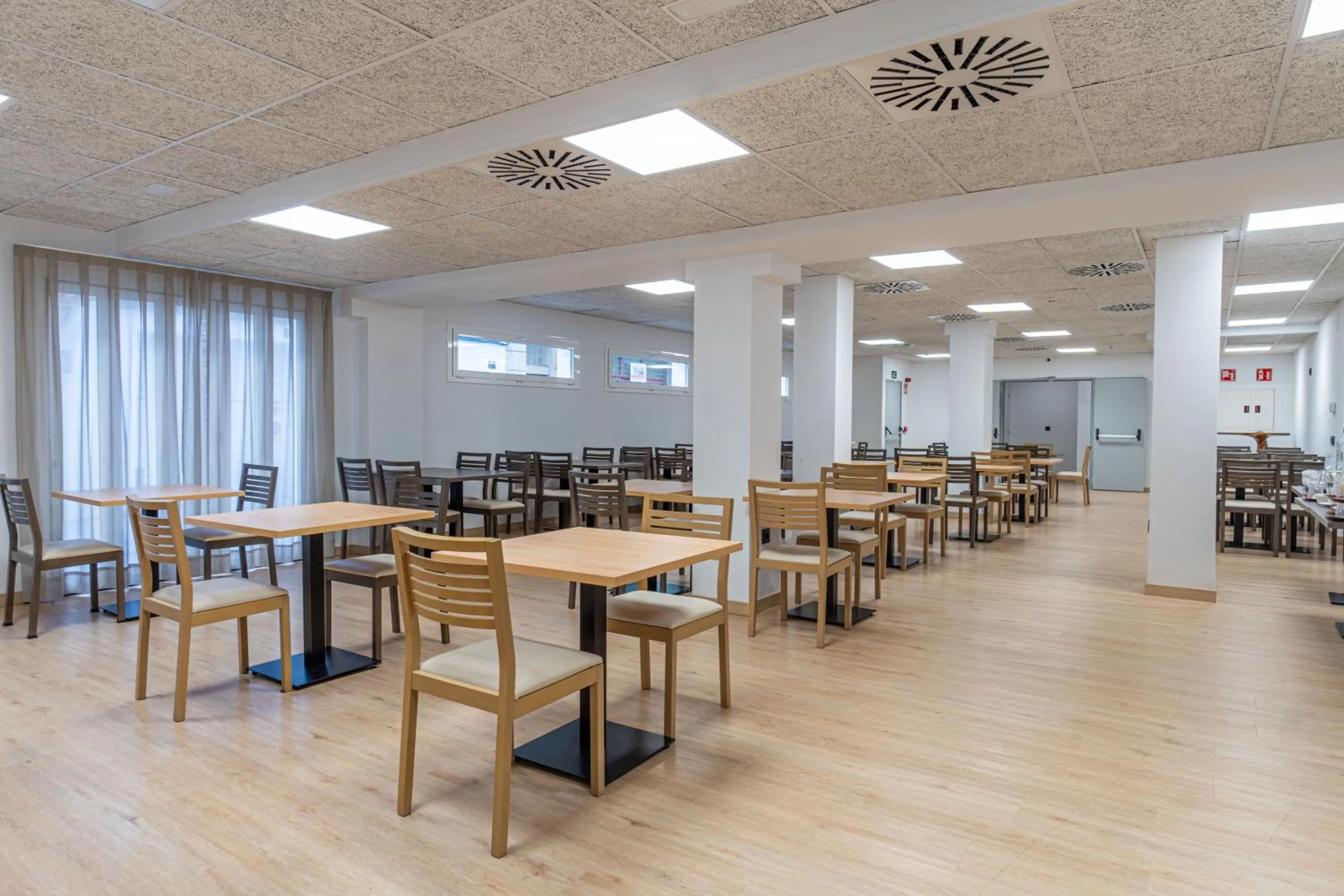 Dining area in Hotel Costa Brava