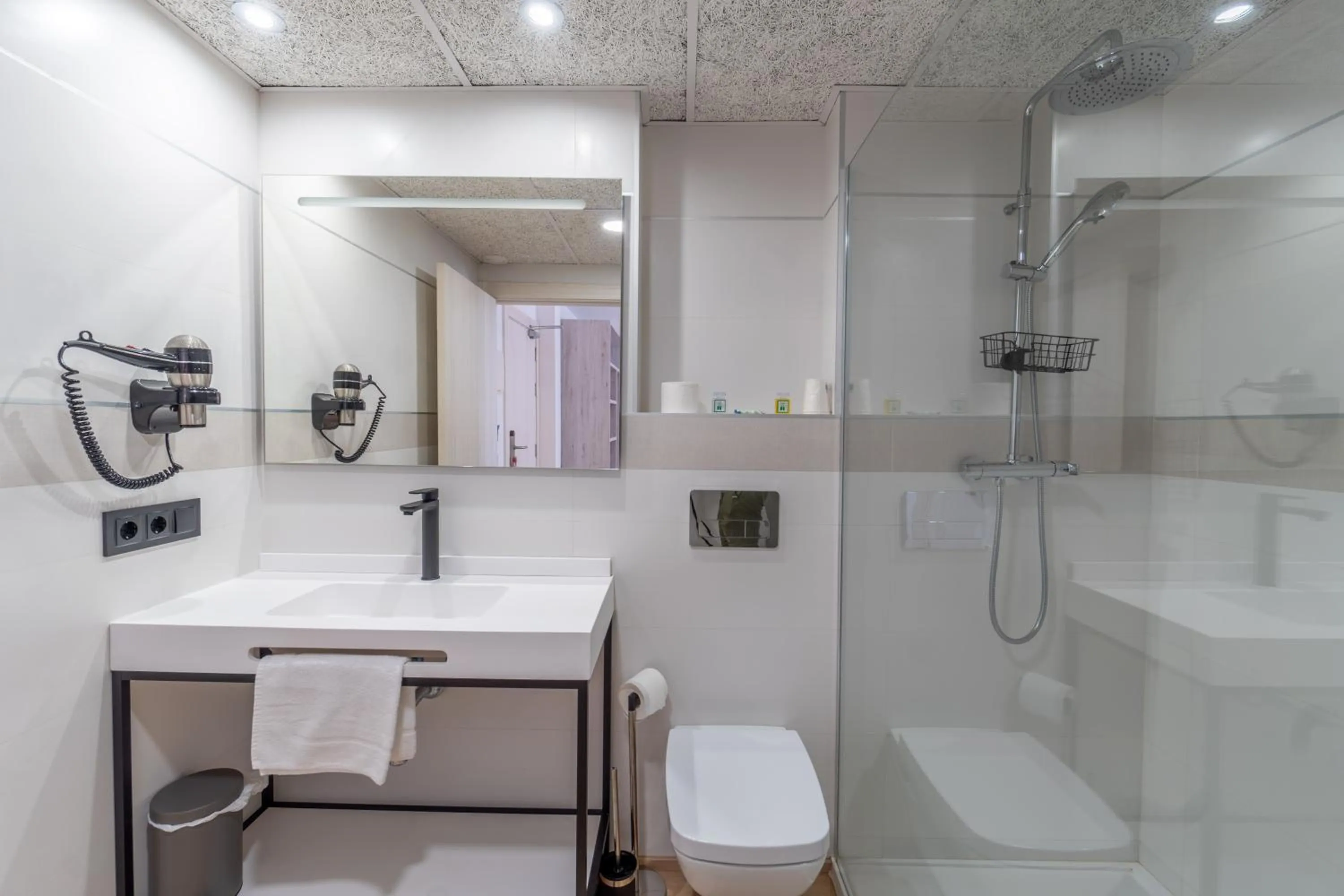 Shower in Hotel Costa Brava