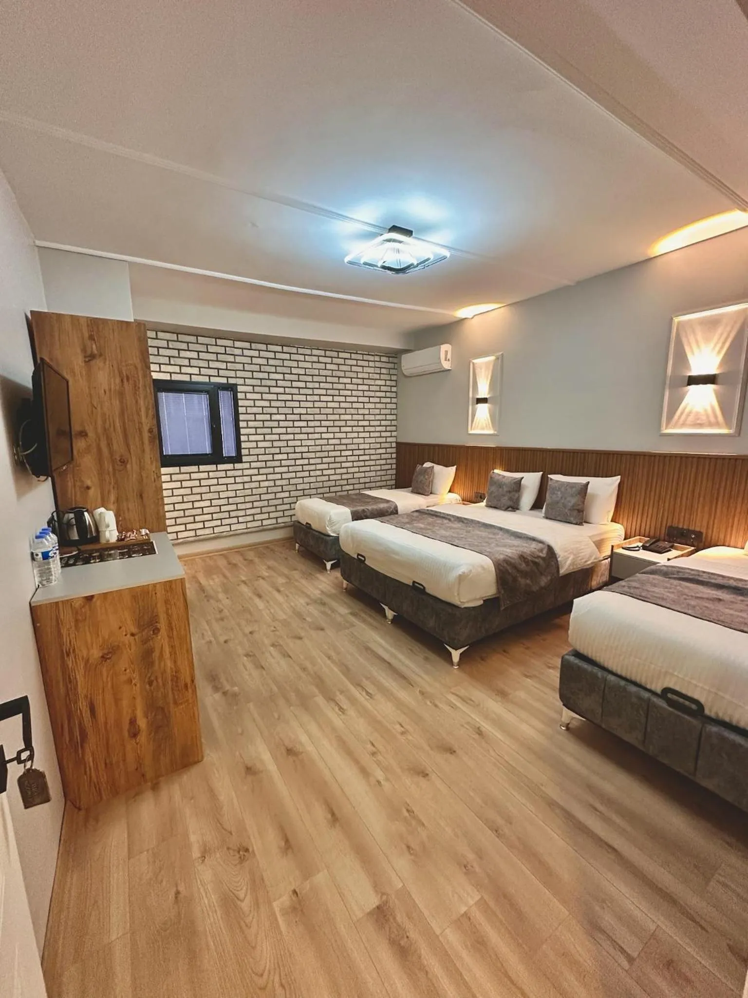 Photo of the whole room, Bed in Skymoon Istanbul Airport Hotel