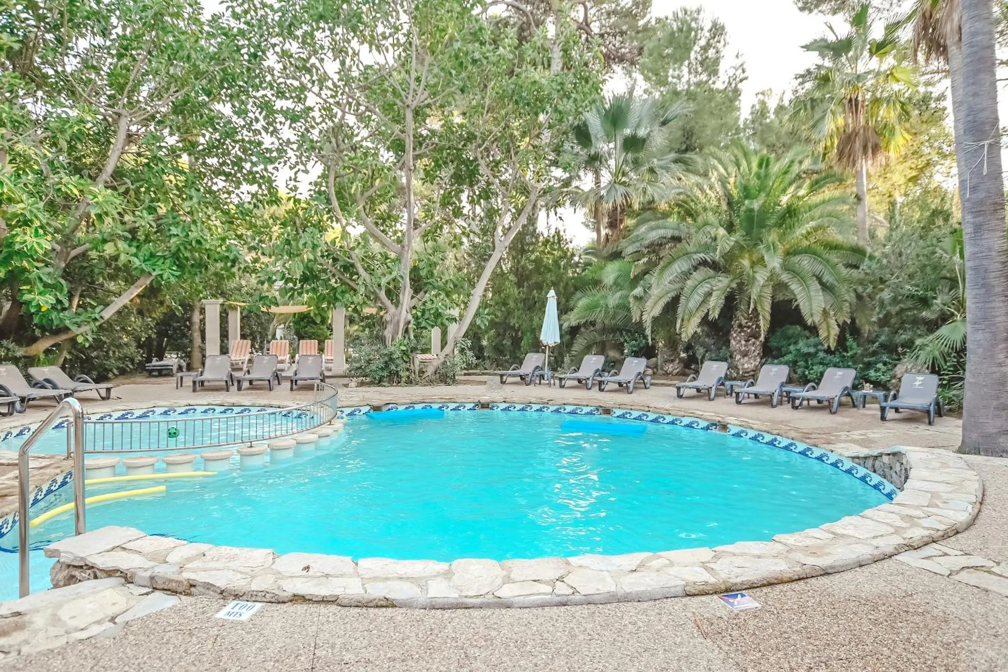 Swimming pool in Lago Garden Apart-Suites & Spa Hotel