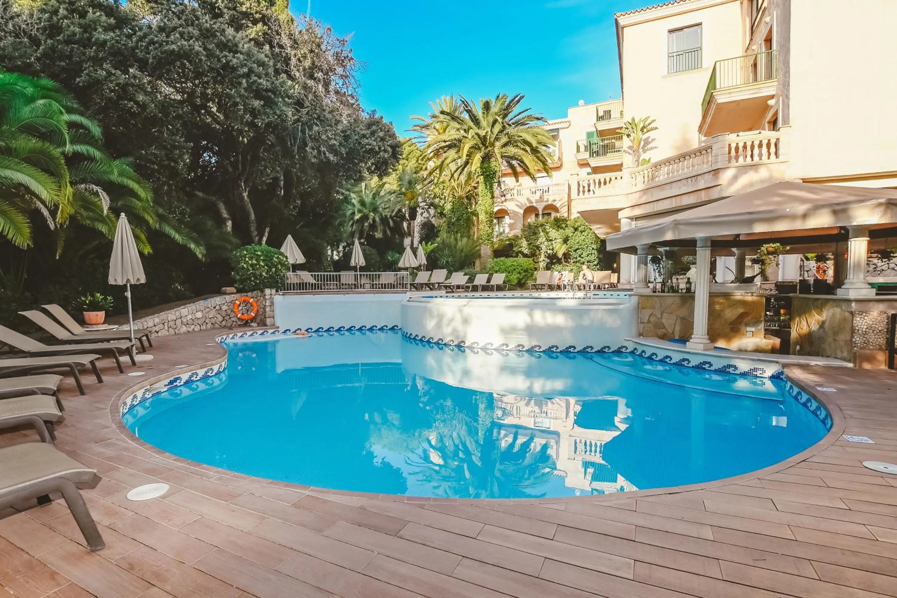 Swimming pool in Lago Garden Apart-Suites & Spa Hotel