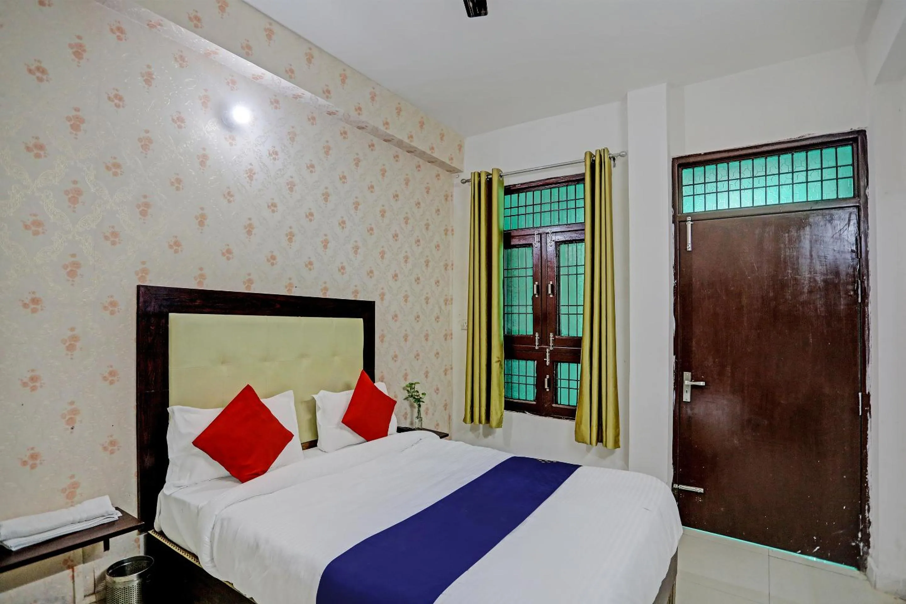 Bedroom, Bed in Shree Hotel