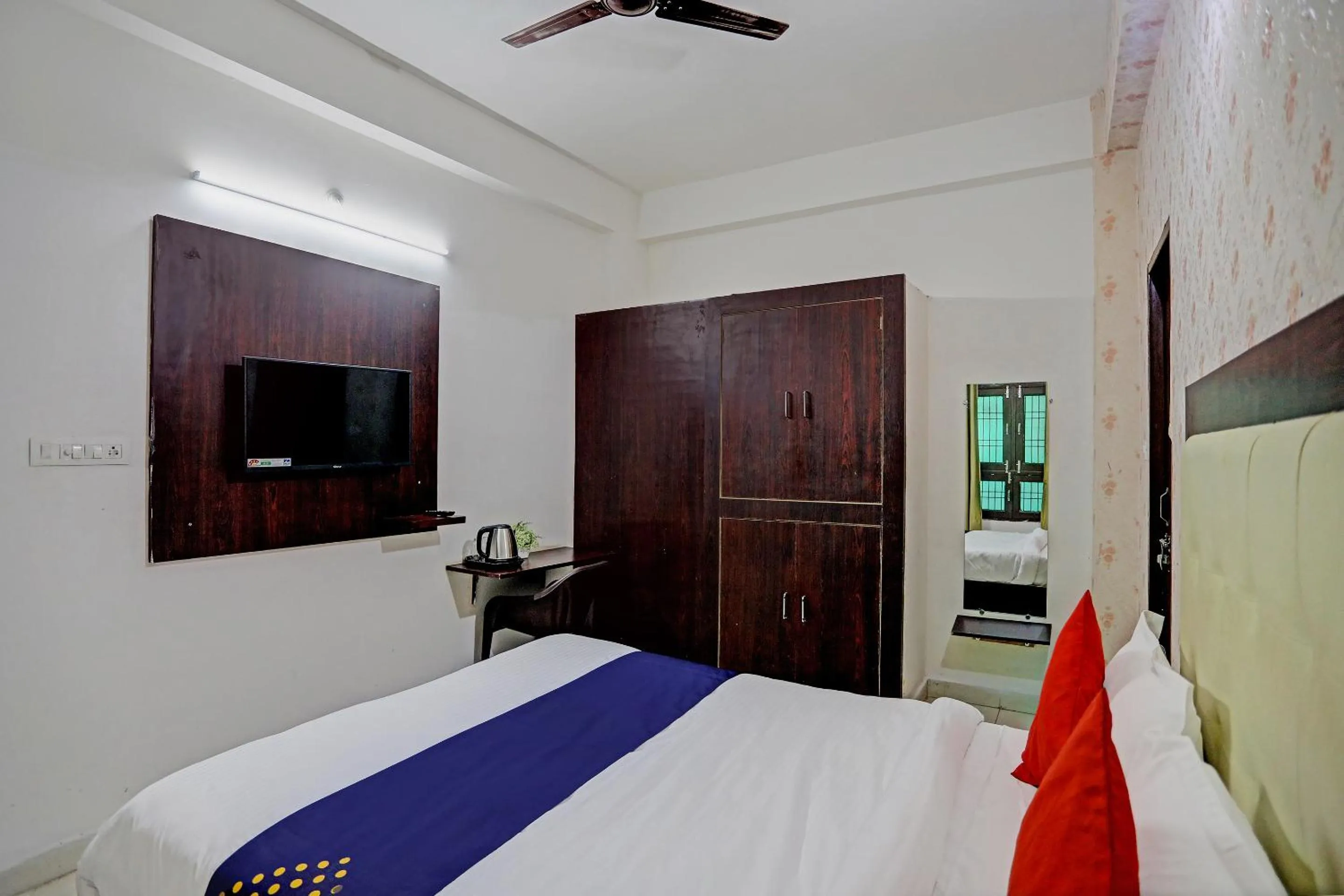 Photo of the whole room, Bed in Shree Hotel