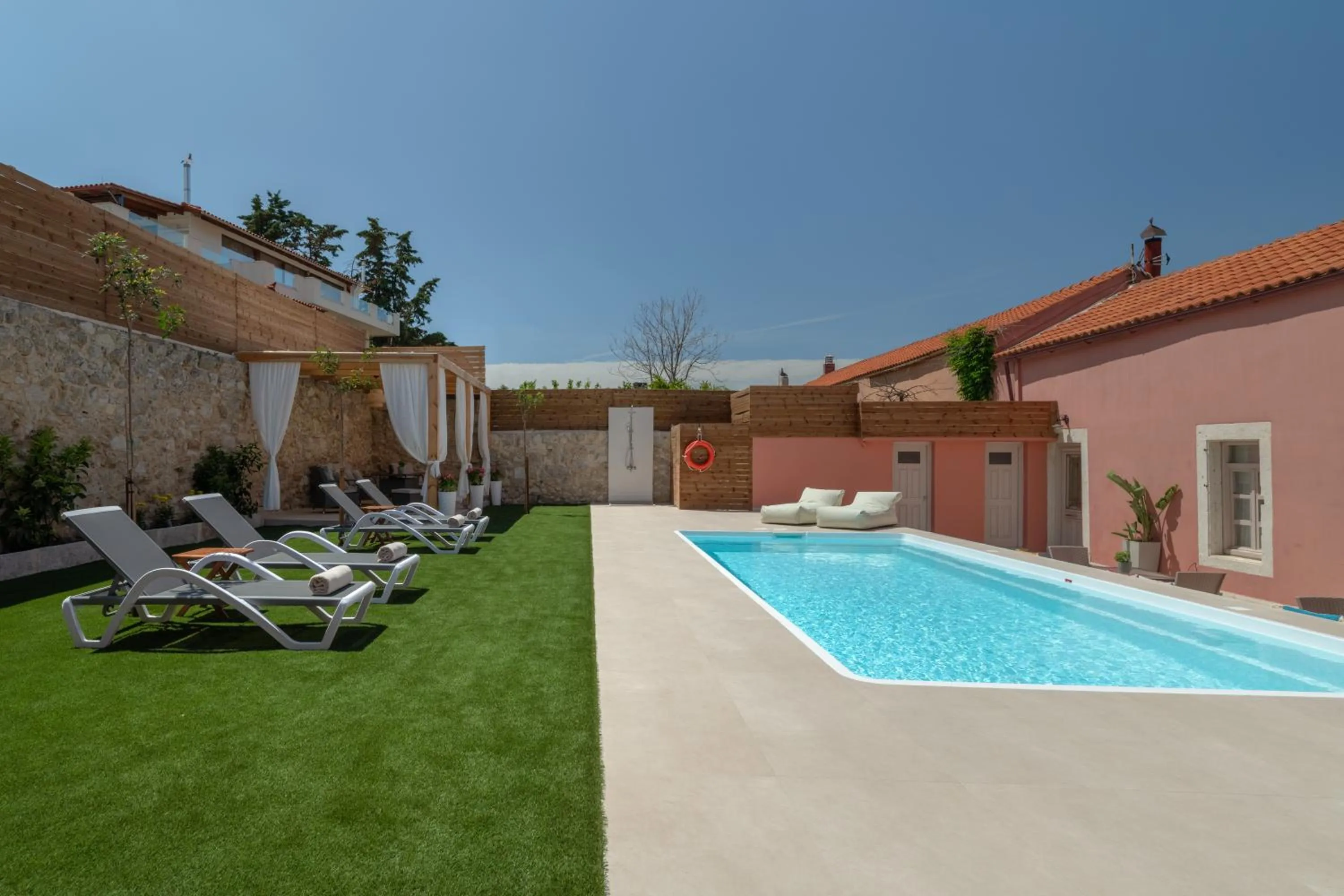 Swimming pool in Arhontiko Arhanes Suites