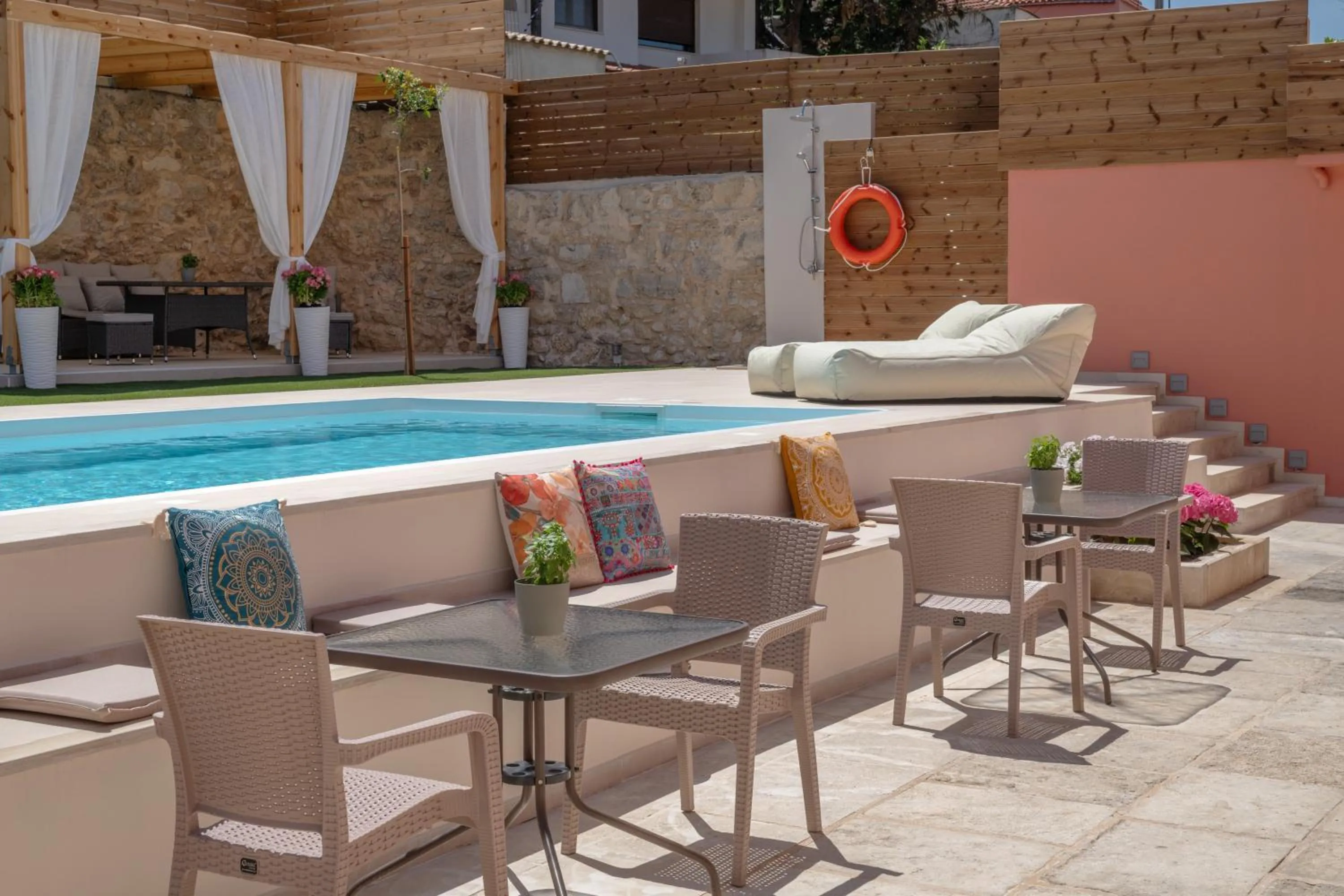 Swimming pool in Arhontiko Arhanes Suites