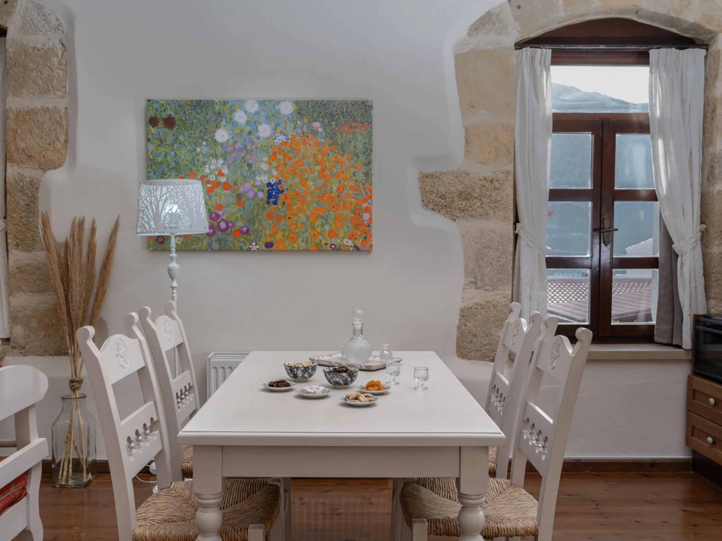 Dining area in Arhontiko Arhanes Suites