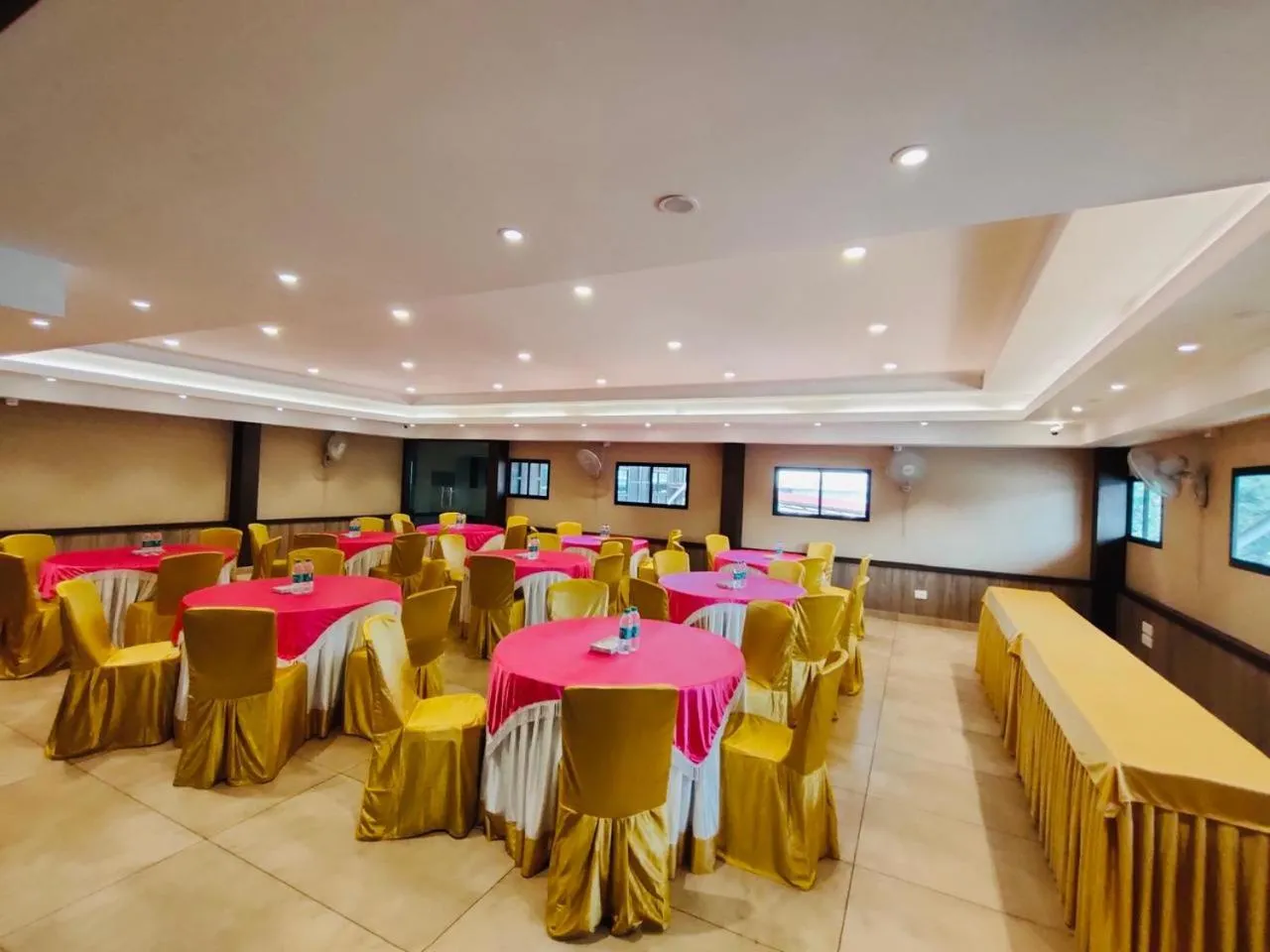 Business facilities in Balaji Regency Kanhangad