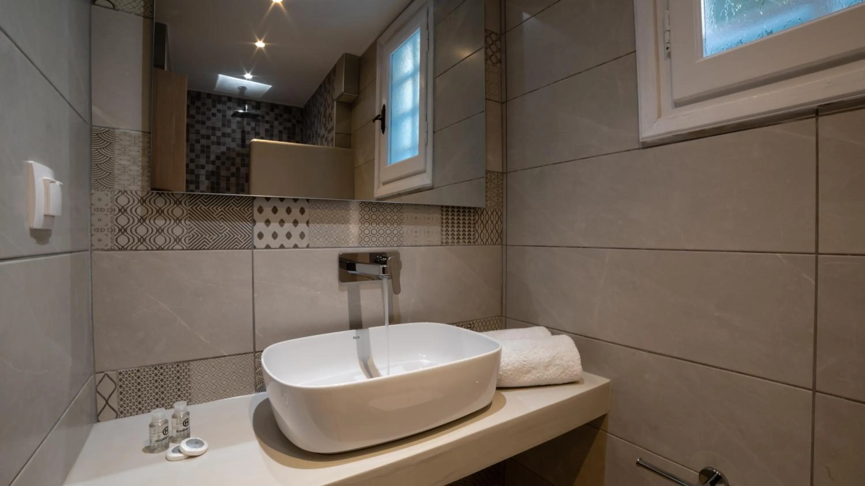 Bathroom in Aphrodite Hotel & Apartments