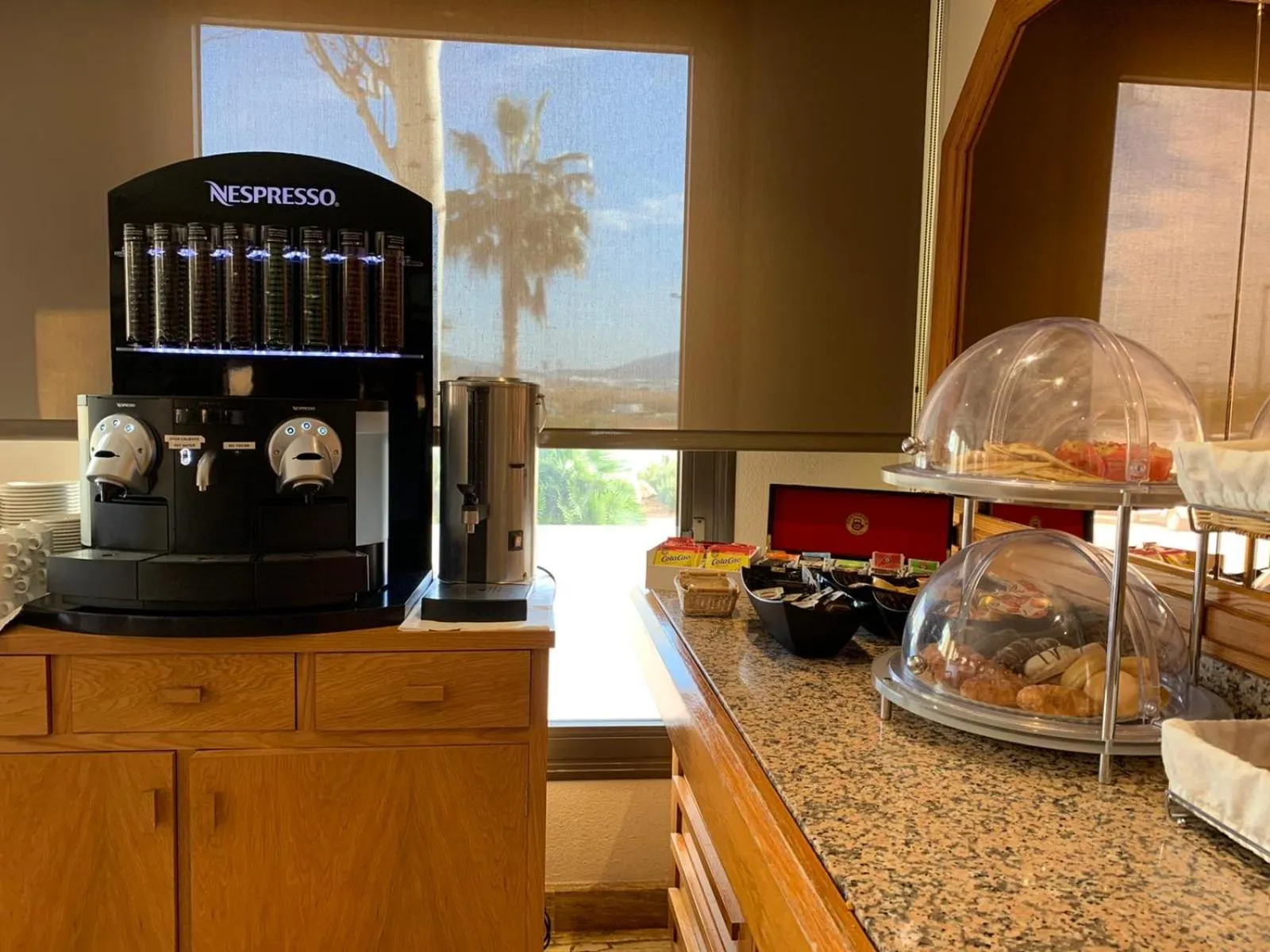 Coffee/tea facilities in Hotel Royal Plaza