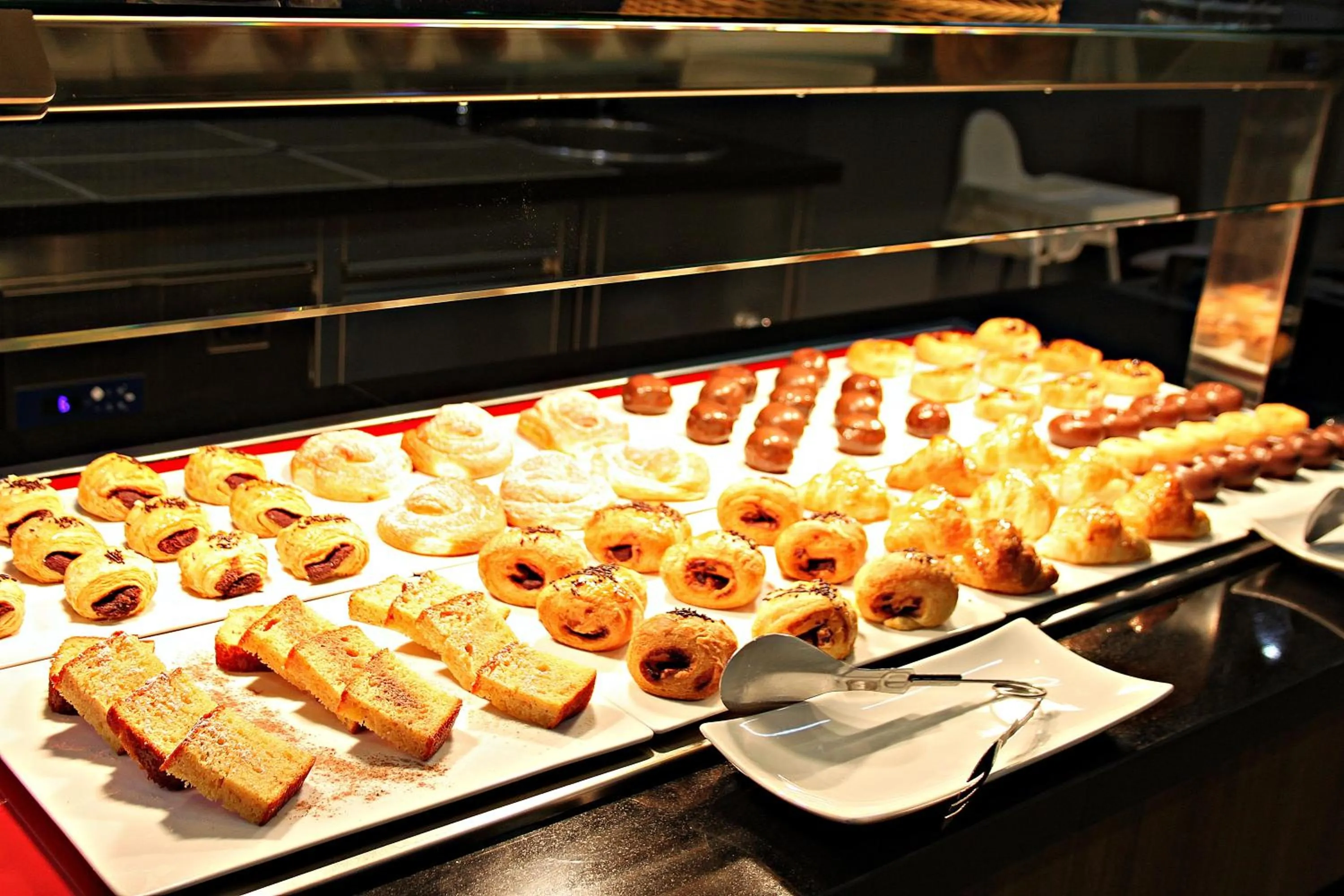 Buffet breakfast in DWO Urban Granada