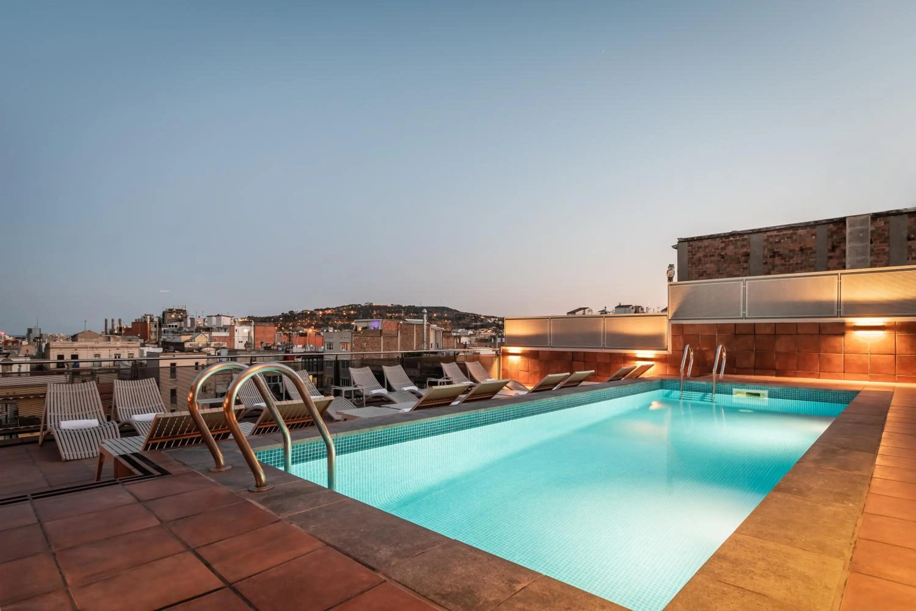 Swimming pool in Petit Palace Eixample
