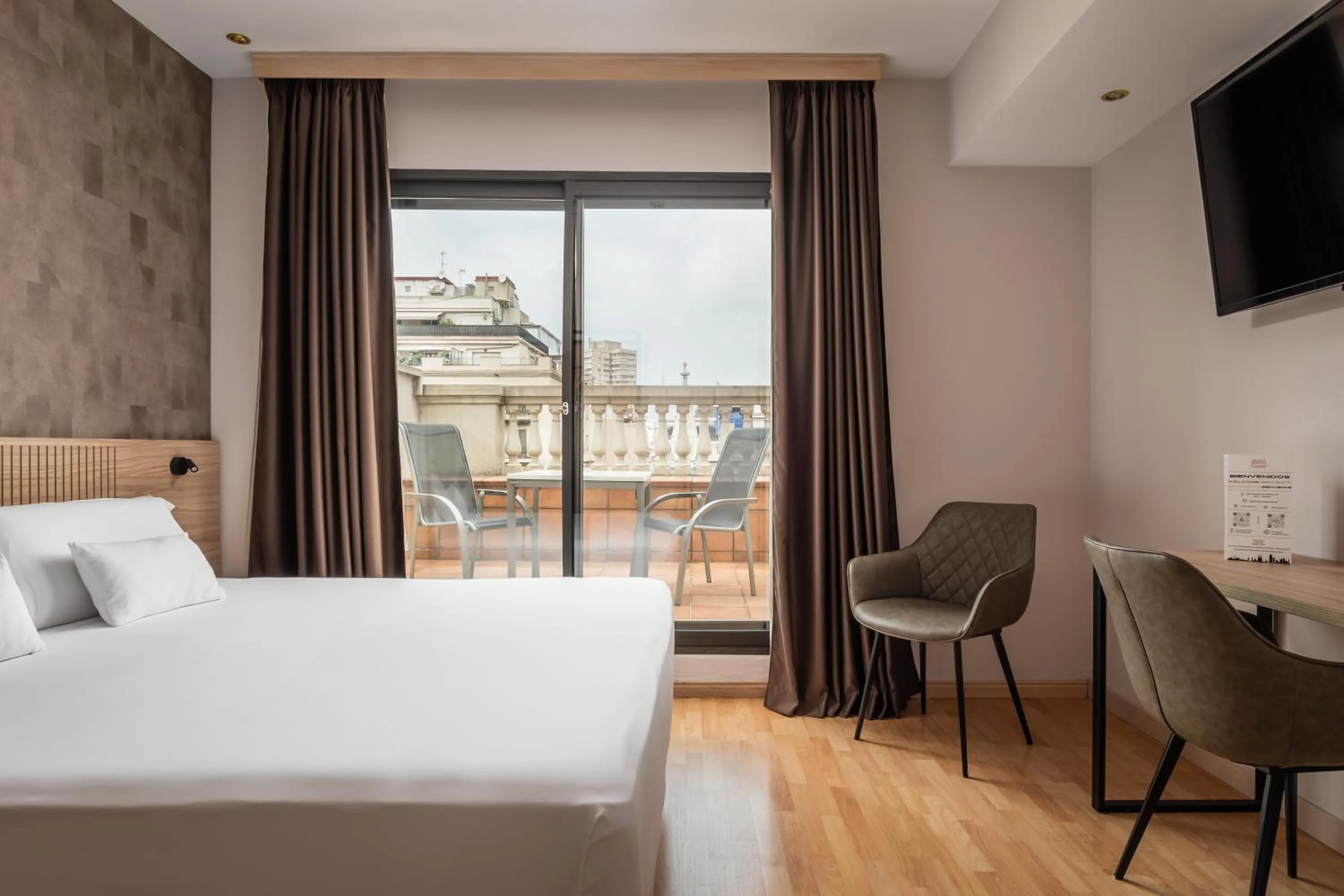 Balcony/Terrace, Bed in Petit Palace Eixample