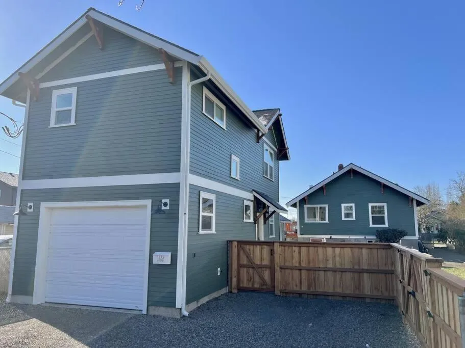 Property building in Custom Built Cottage in Downtown with Pool