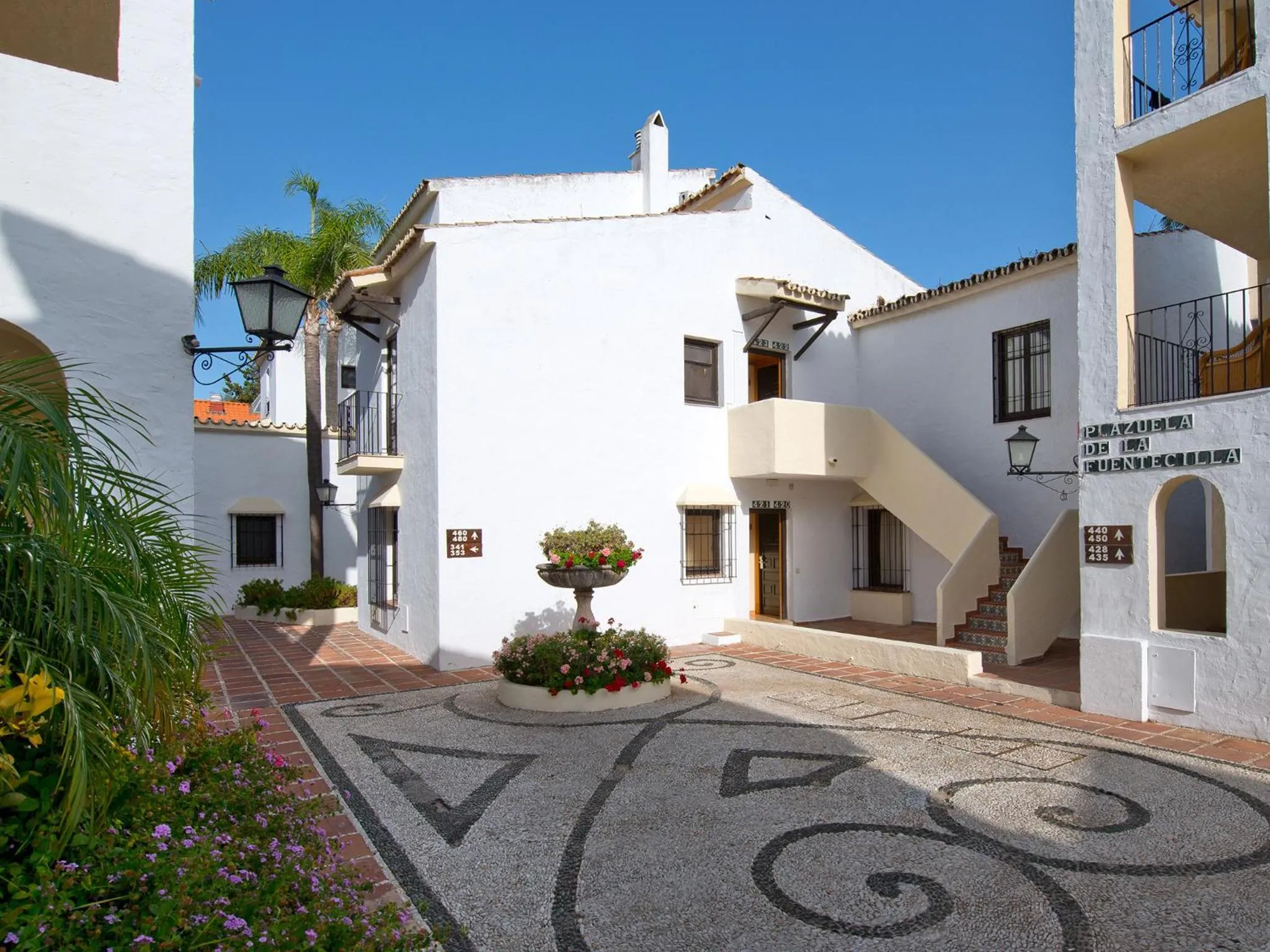 Facade/entrance in BlueBay Banús
