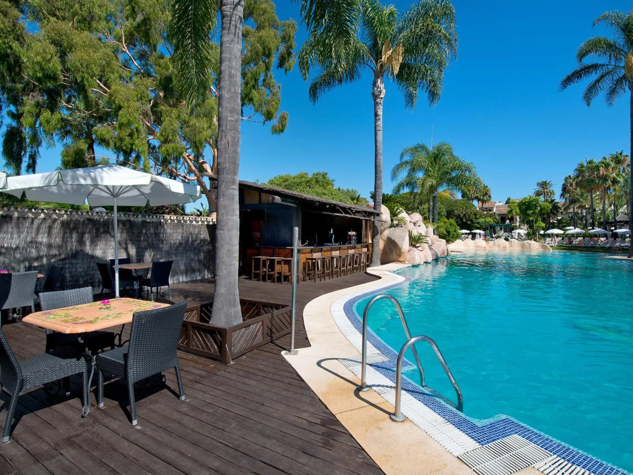 Swimming pool in BlueBay Banús