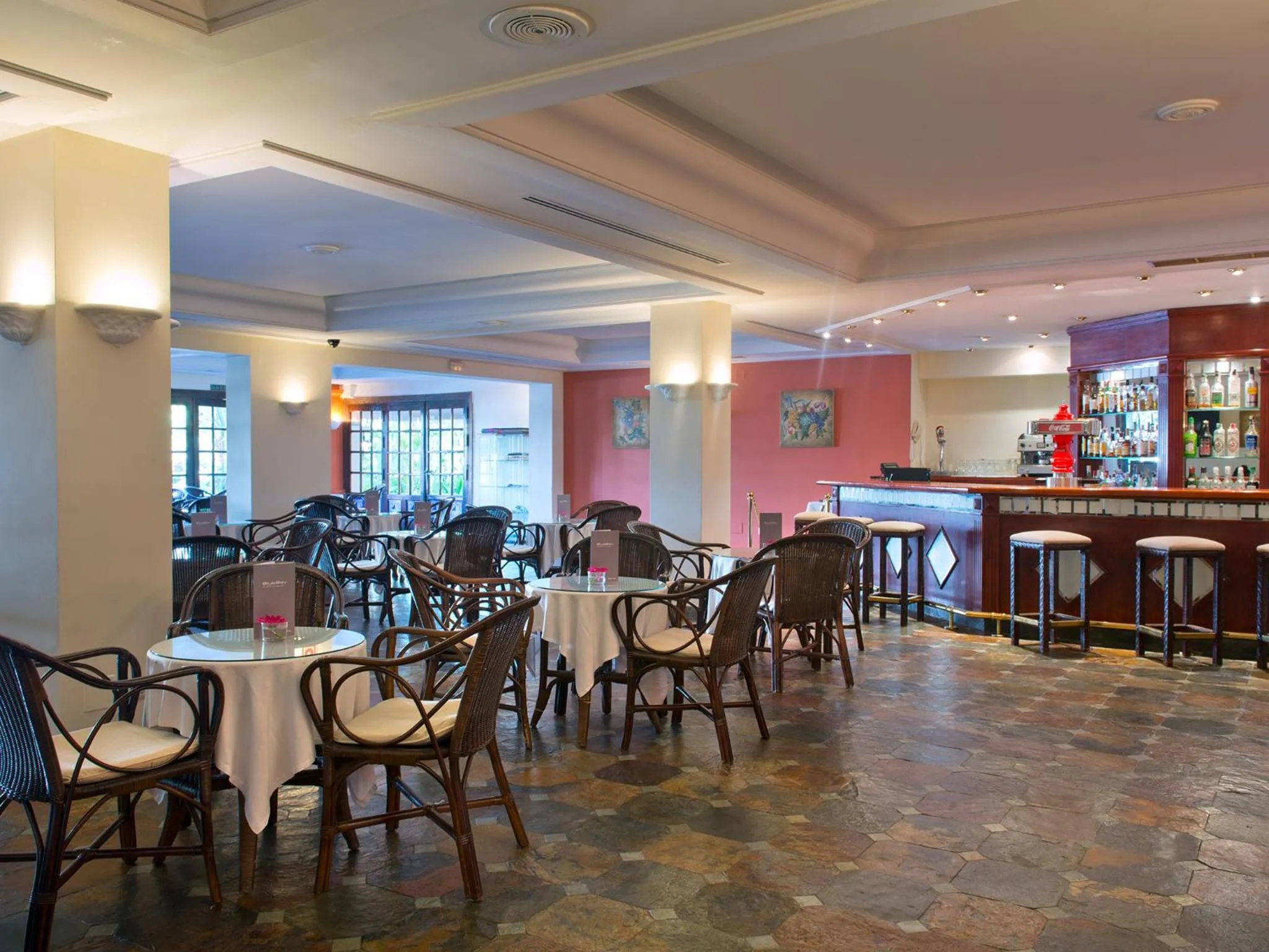 Lounge or bar in BlueBay Banús