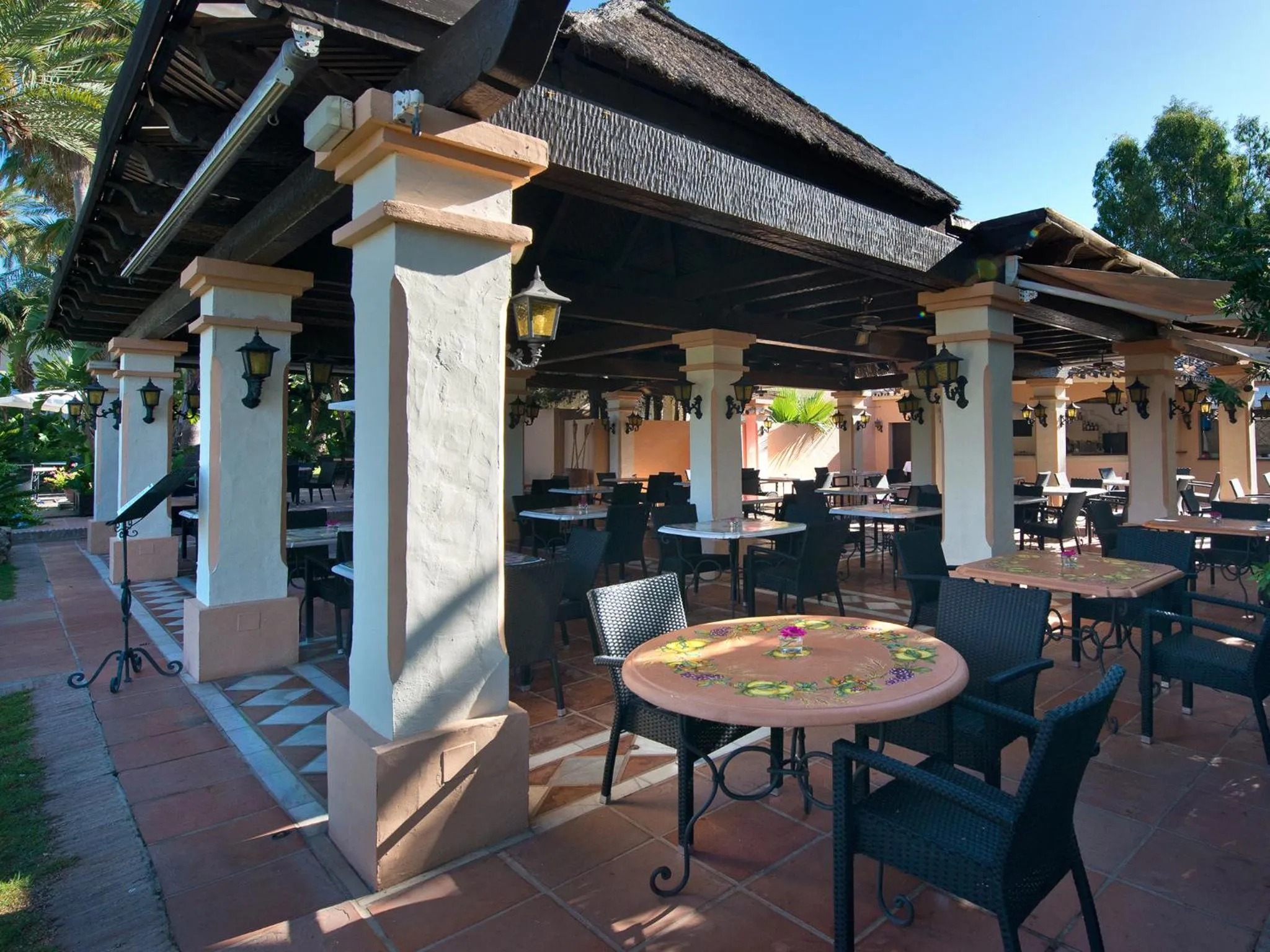 Lounge or bar in BlueBay Banús