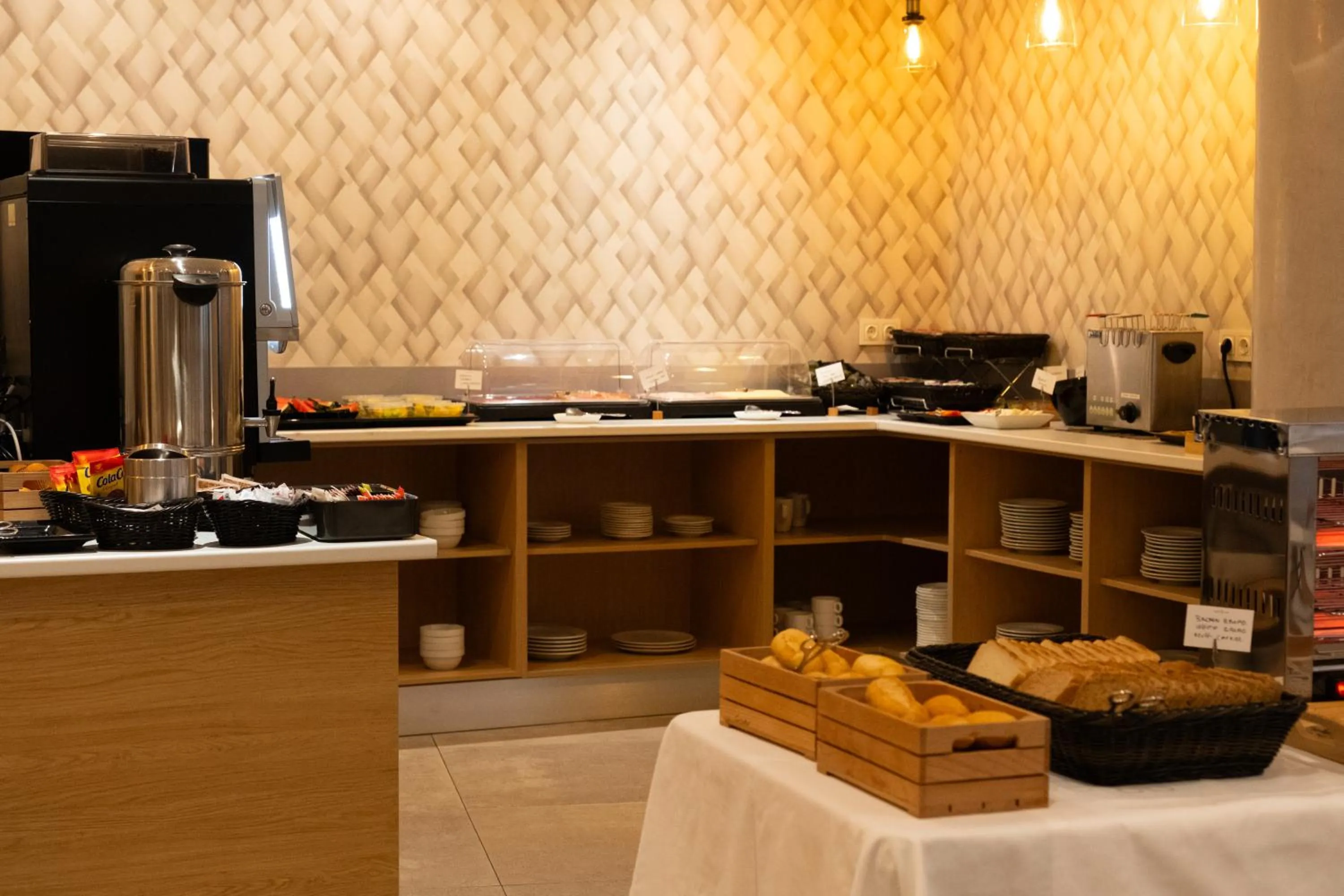 Breakfast in Hotel Puerta del Mar - Adults Recommended